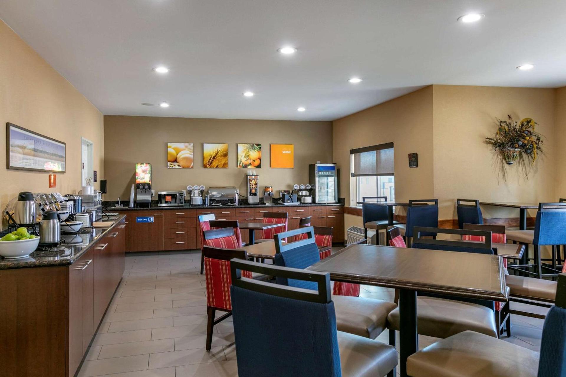 Comfort Inn Fort Collins North photo 34