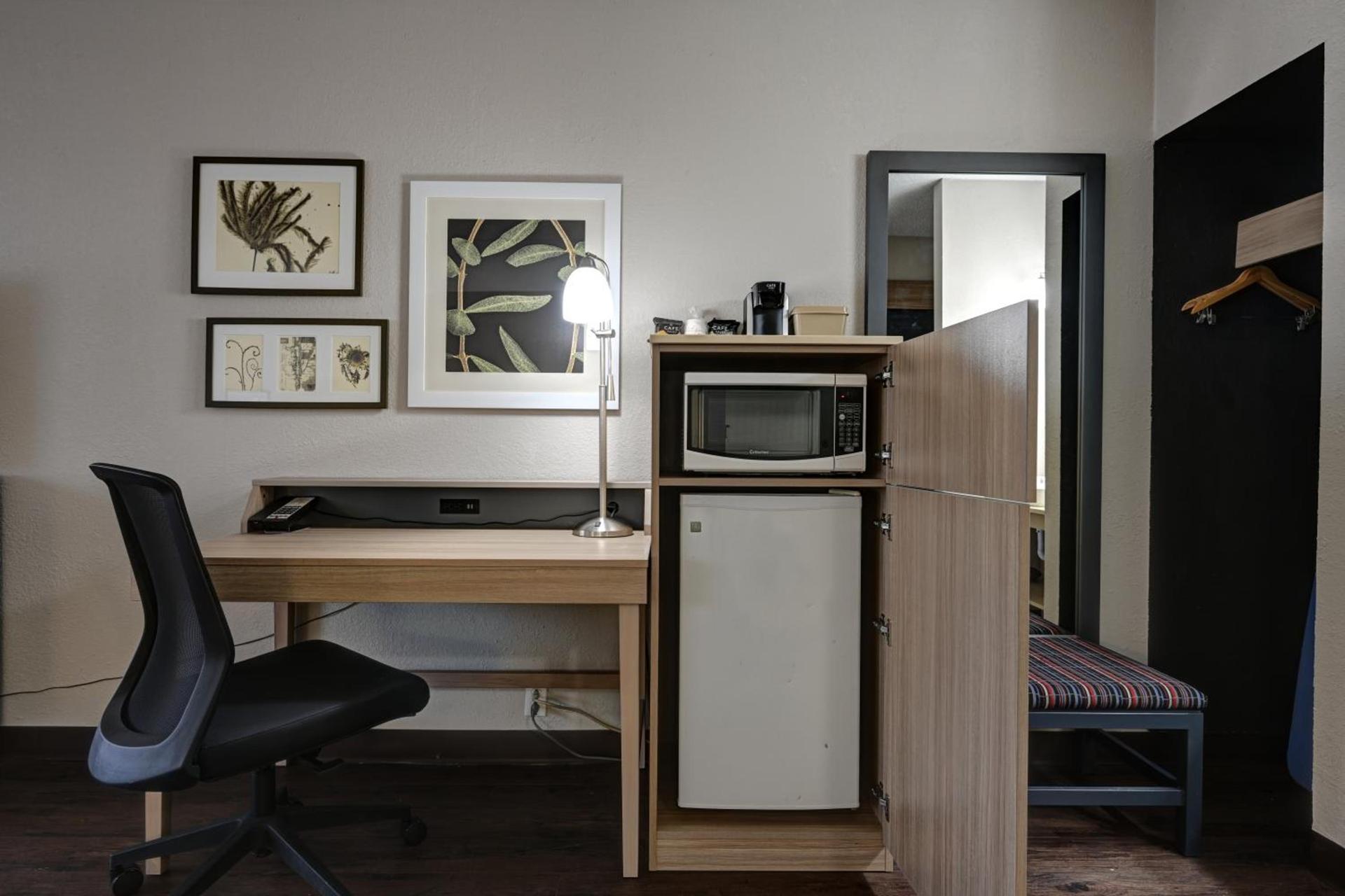 Country Inn & Suites by Radisson, Pierre, SD photo 25