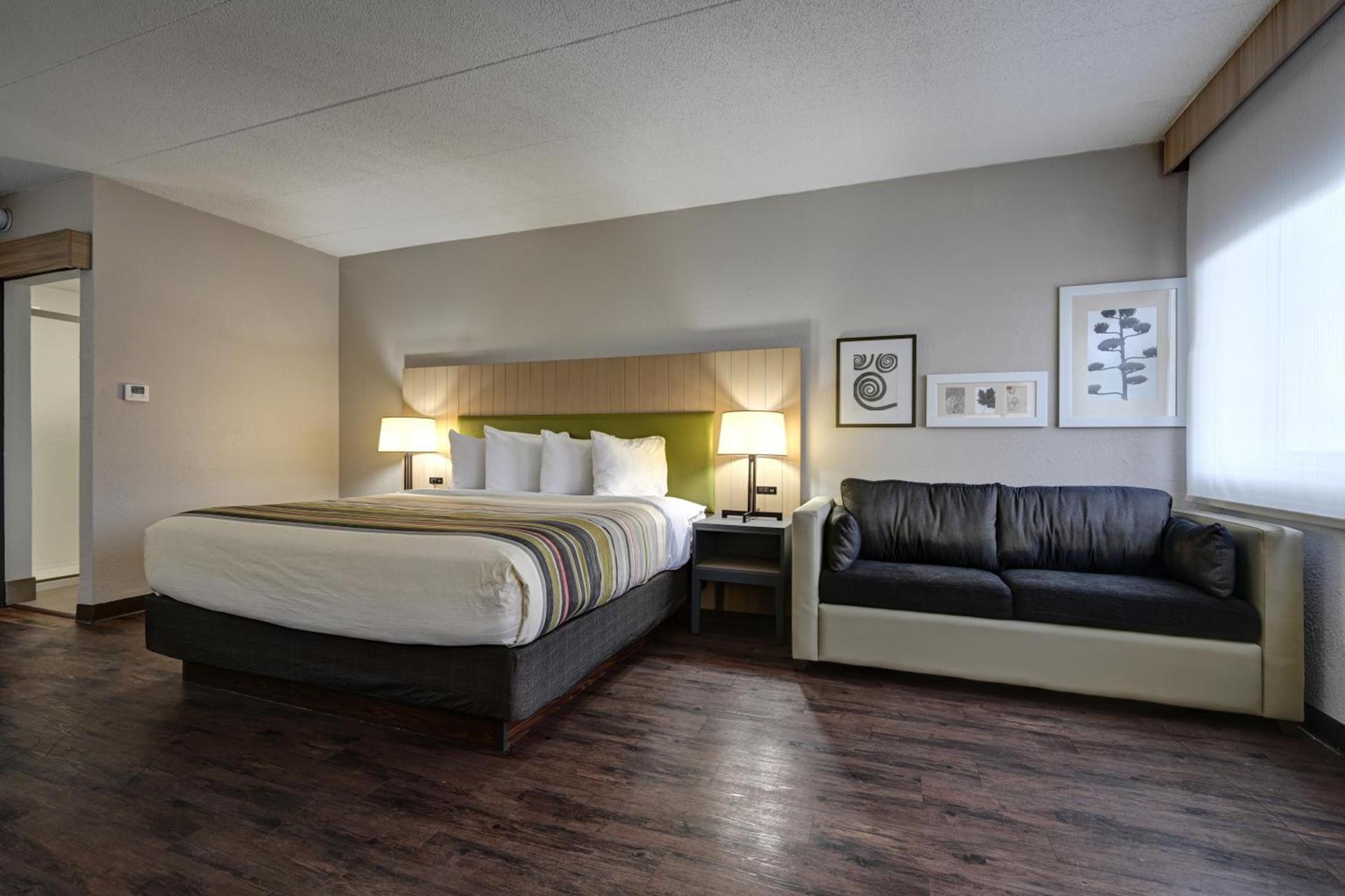Country Inn & Suites by Radisson, Pierre, SD photo 51