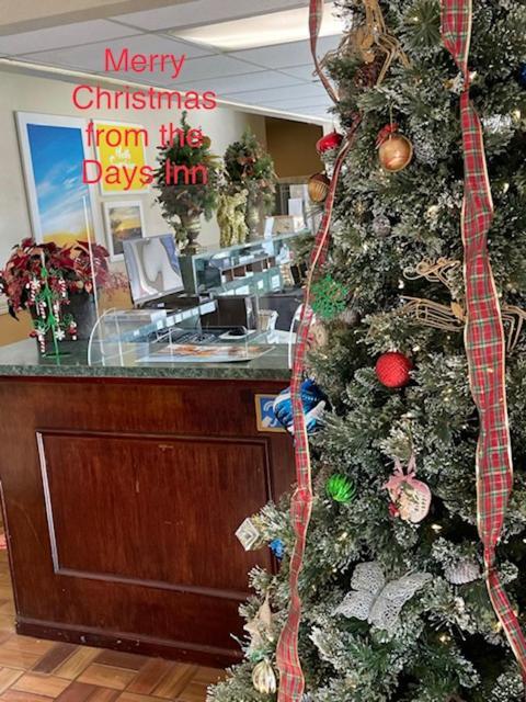 Days Inn by Wyndham Asheville West photo 32
