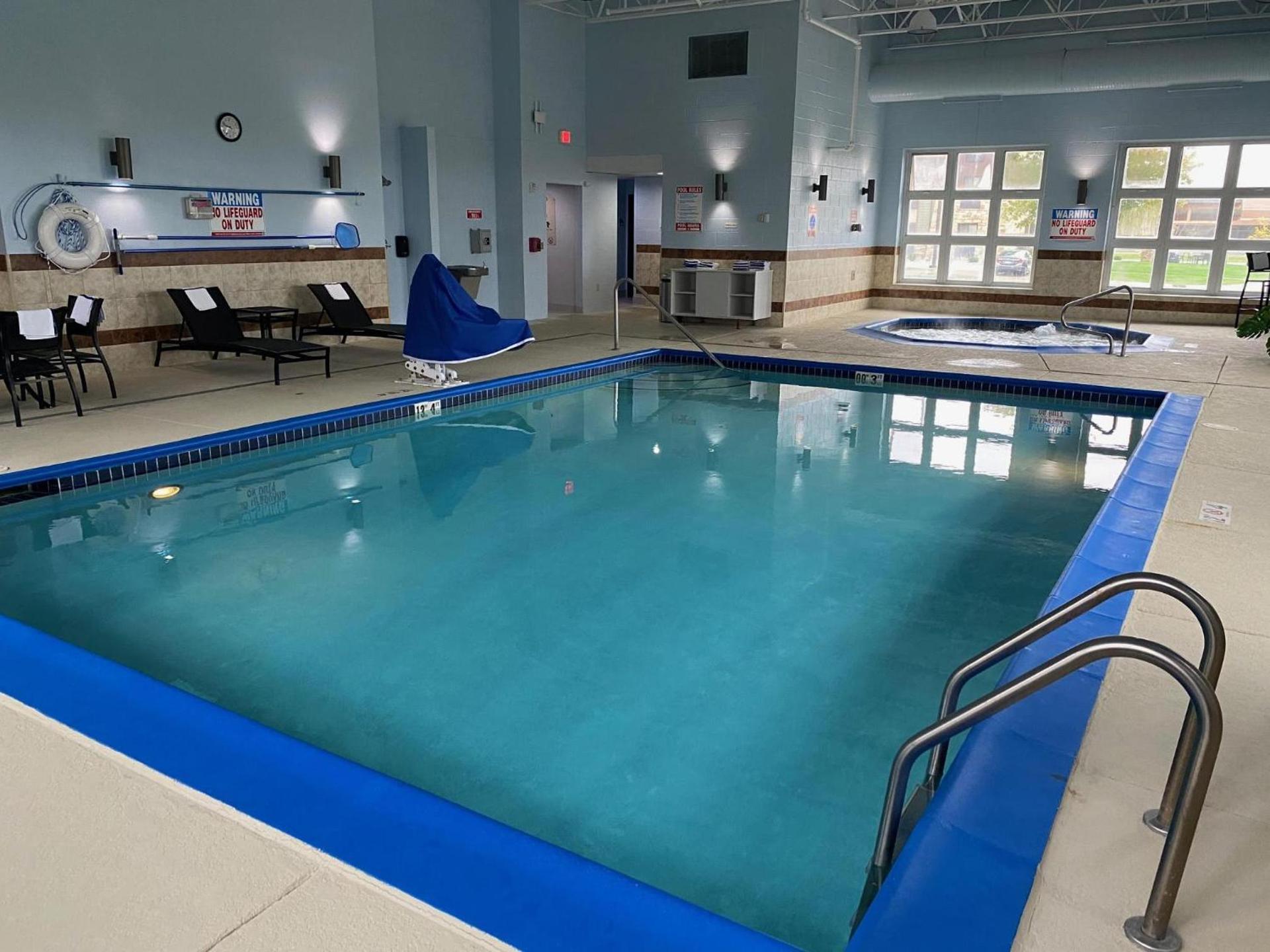 Holiday Inn Express Wixom by IHG photo 11