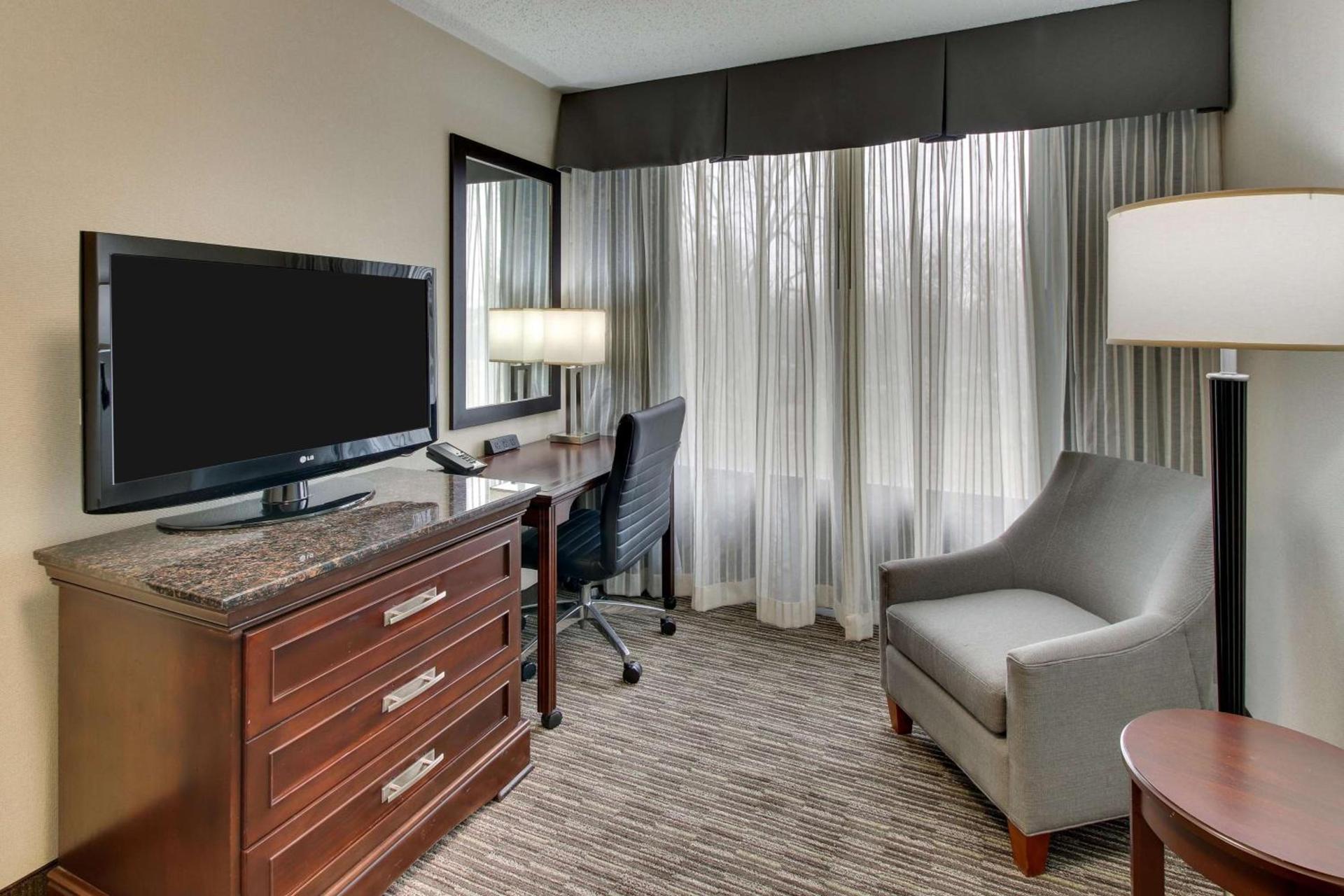 Best Western Plus Indianapolis photo 13