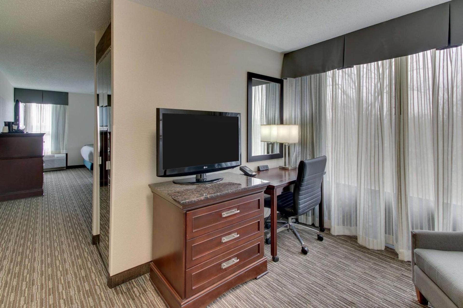 Best Western Plus Indianapolis photo 14