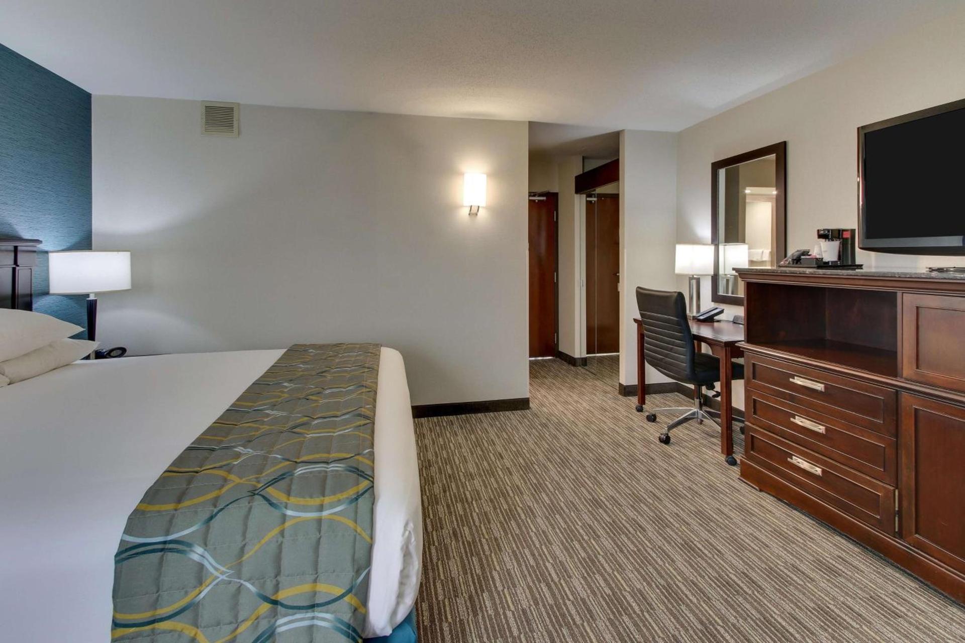 Best Western Plus Indianapolis photo 22