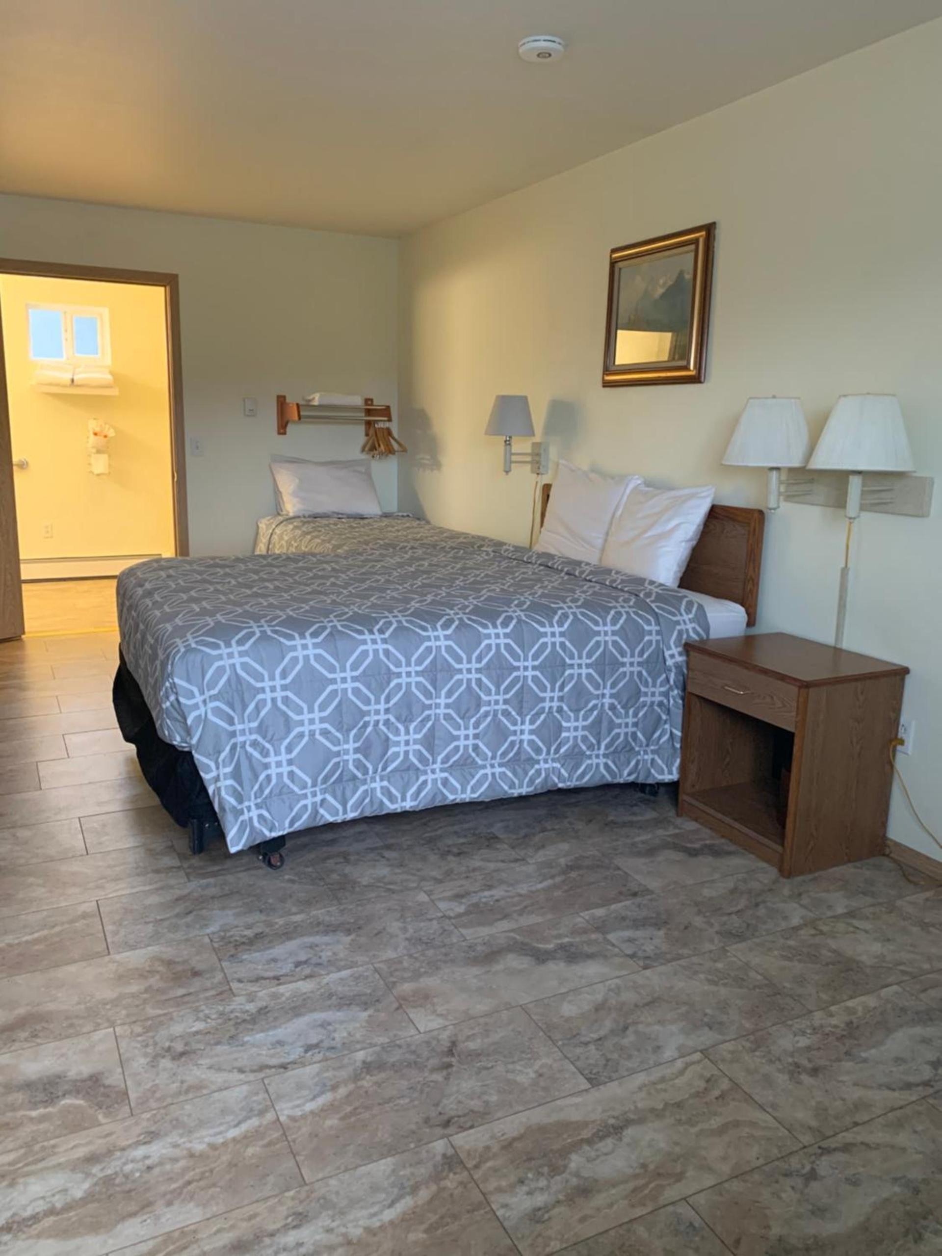 Marina Motel photo 2