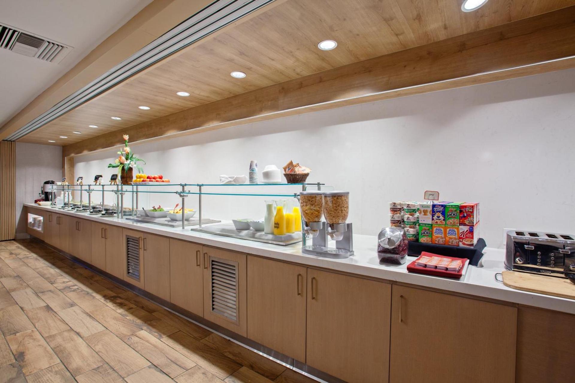Crowne Plaza Silicon Valley North - Union City by IHG photo 13