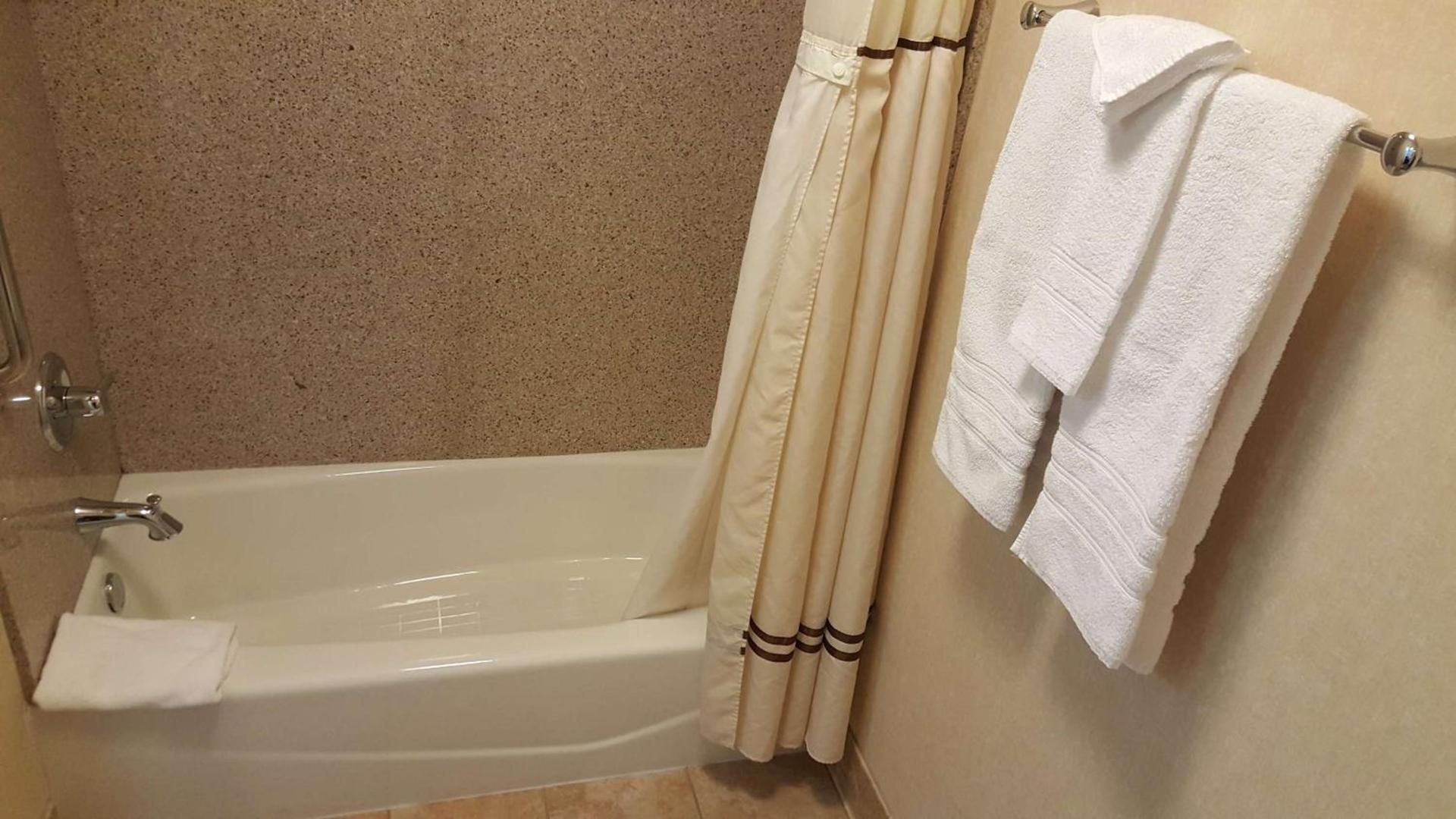 Best Western San Dimas Hotel & Suites photo 33