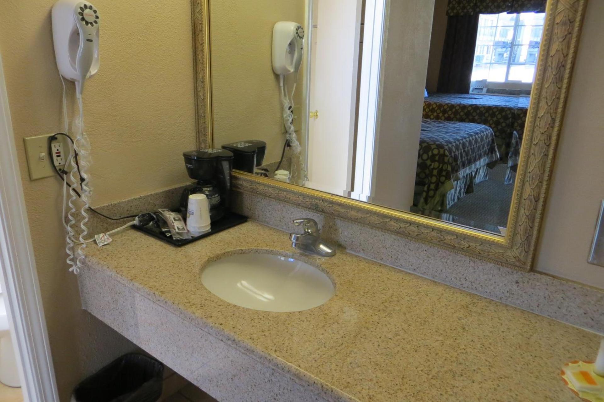 American Inn Stockton photo 20