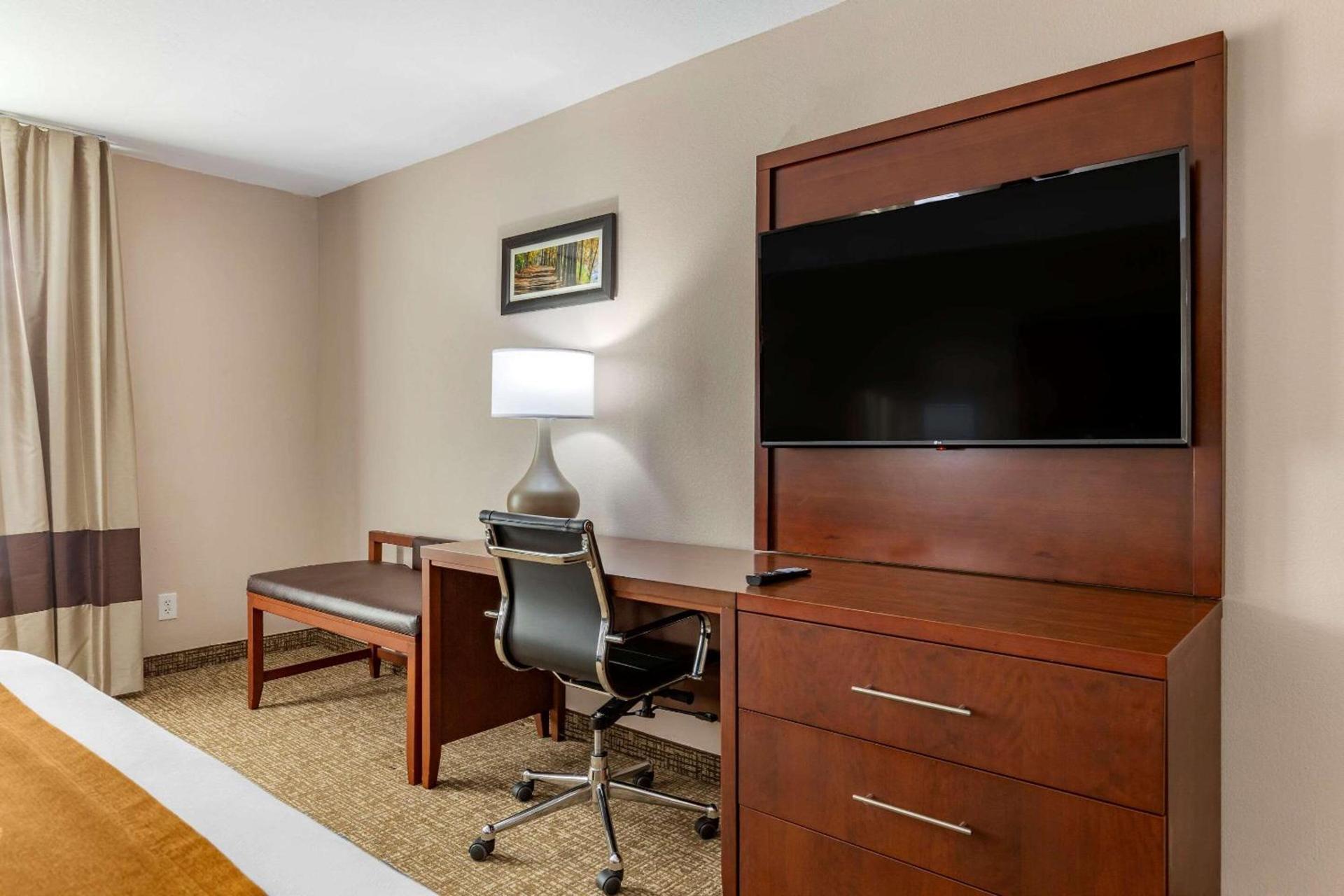 Comfort Inn Smithfield near I-95 photo 18