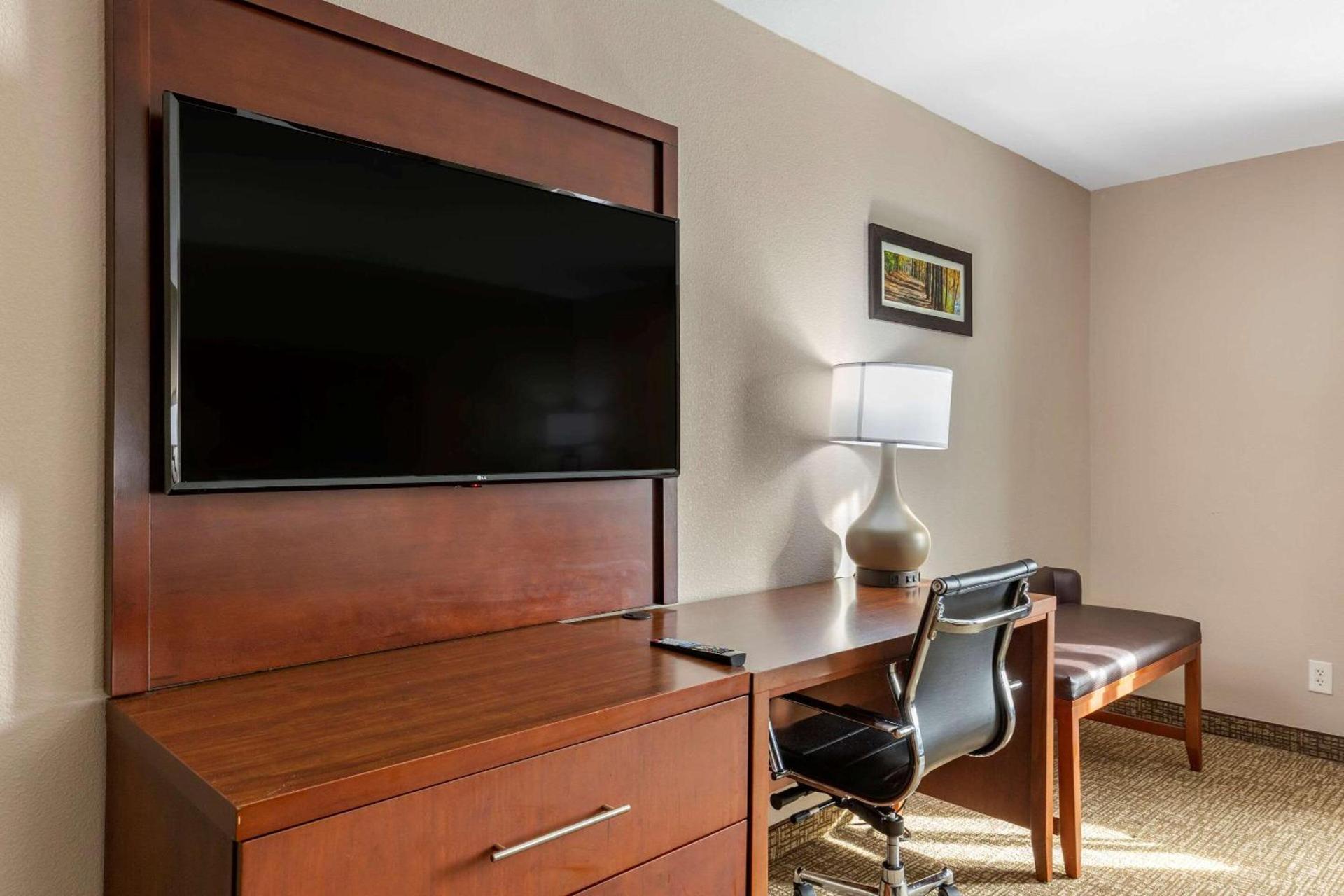 Comfort Inn Smithfield near I-95 photo 9