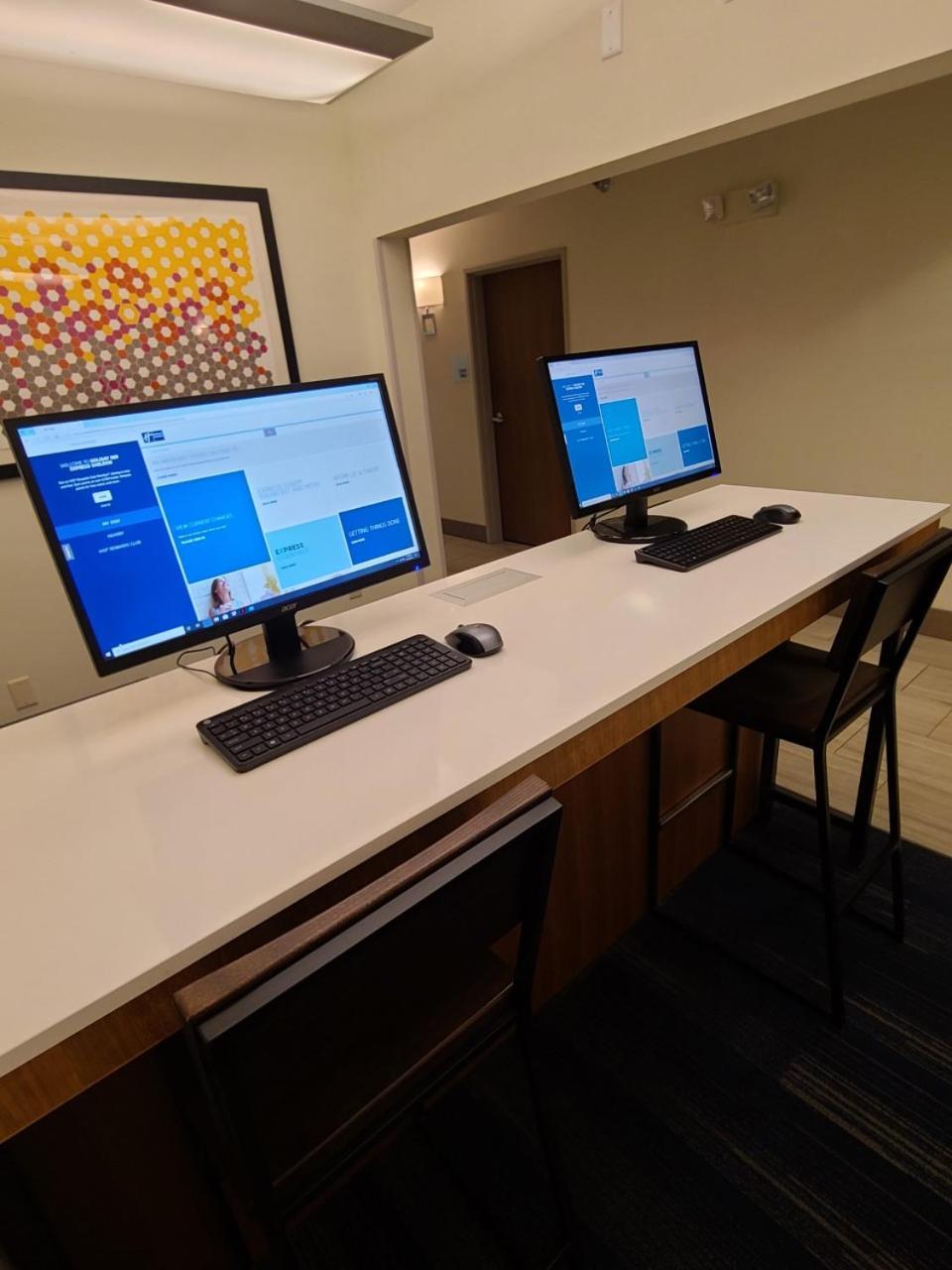 Holiday Inn Express Hotel & Suites Sheldon by IHG photo 13