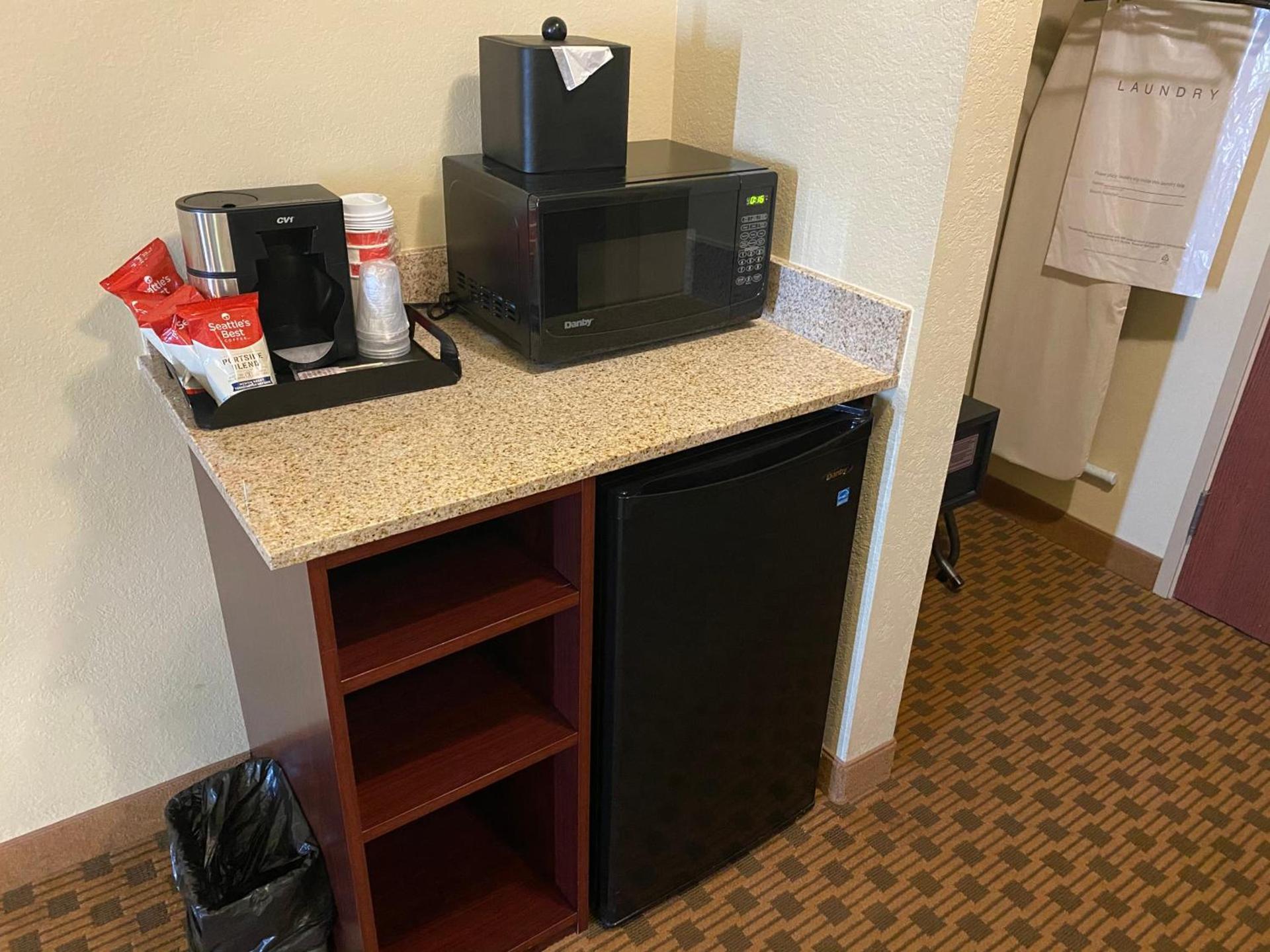 Cobblestone Hotel & Suites - Broken Bow photo 15