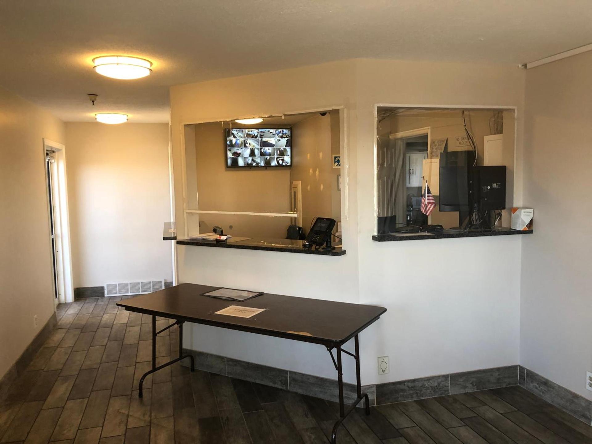 Ameri-Stay Inn & Suites photo 5