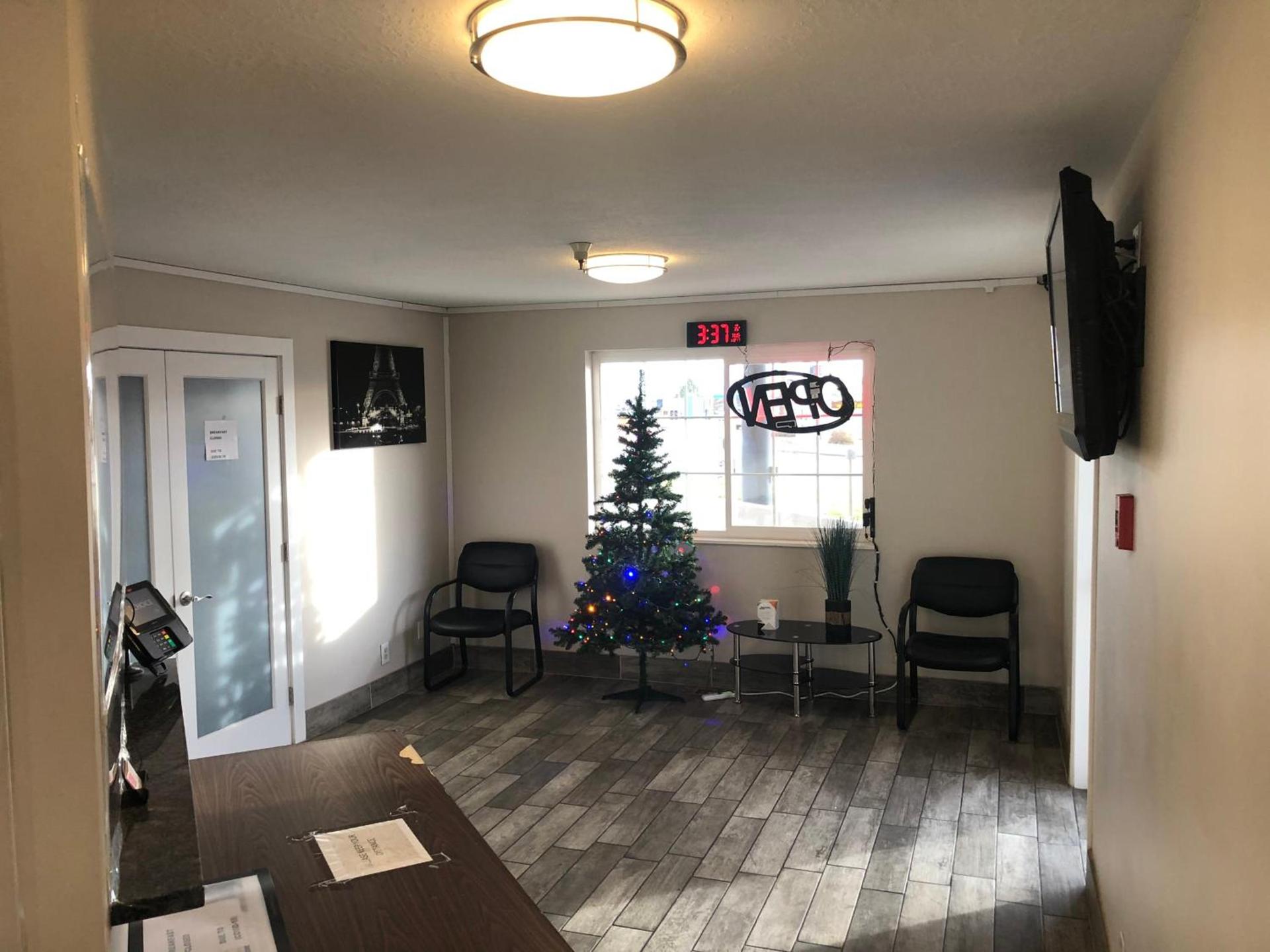 Ameri-Stay Inn & Suites photo 6
