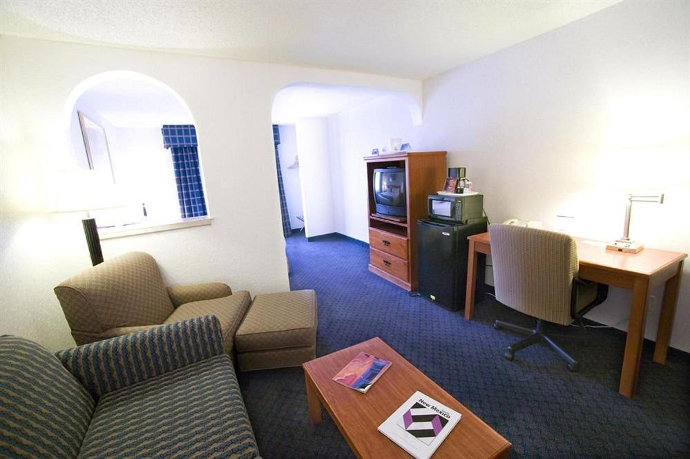 Ramada by Wyndham Santa Fe photo 36