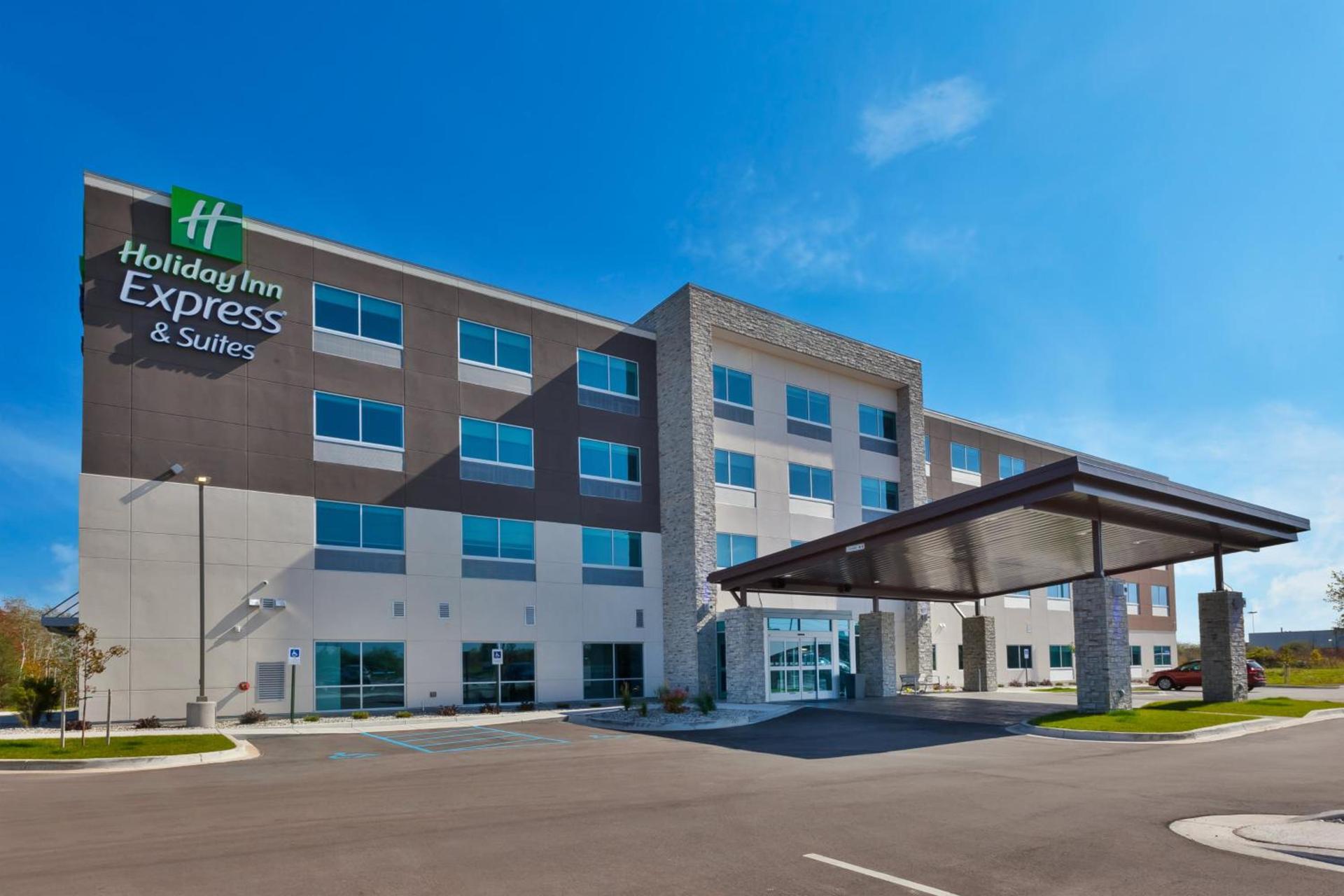 Holiday Inn Express & Suites - Cedar Springs - Grand Rapids N by IHG photo 1