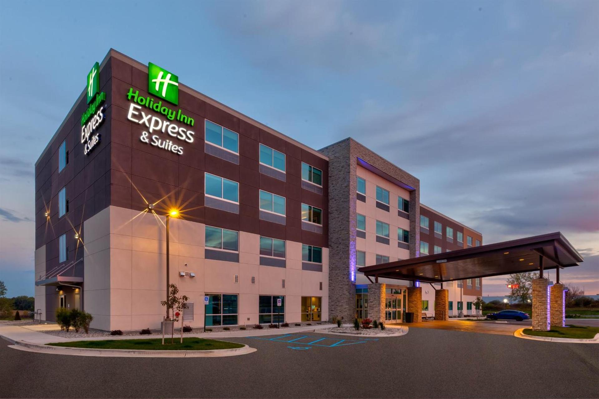 Holiday Inn Express & Suites - Cedar Springs - Grand Rapids N by IHG photo 22