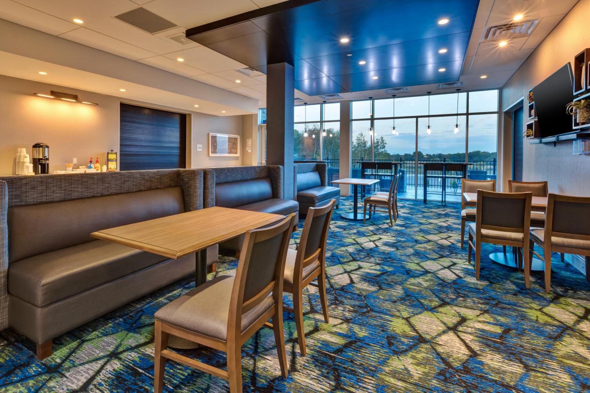 Holiday Inn Express & Suites - Cedar Springs - Grand Rapids N by IHG photo 20