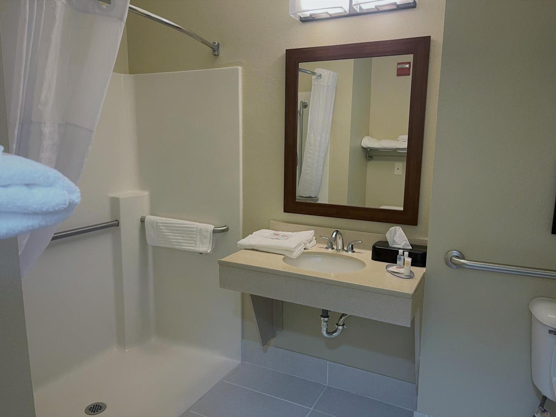 Comfort Inn & Suites Decatur-Forsyth photo 25