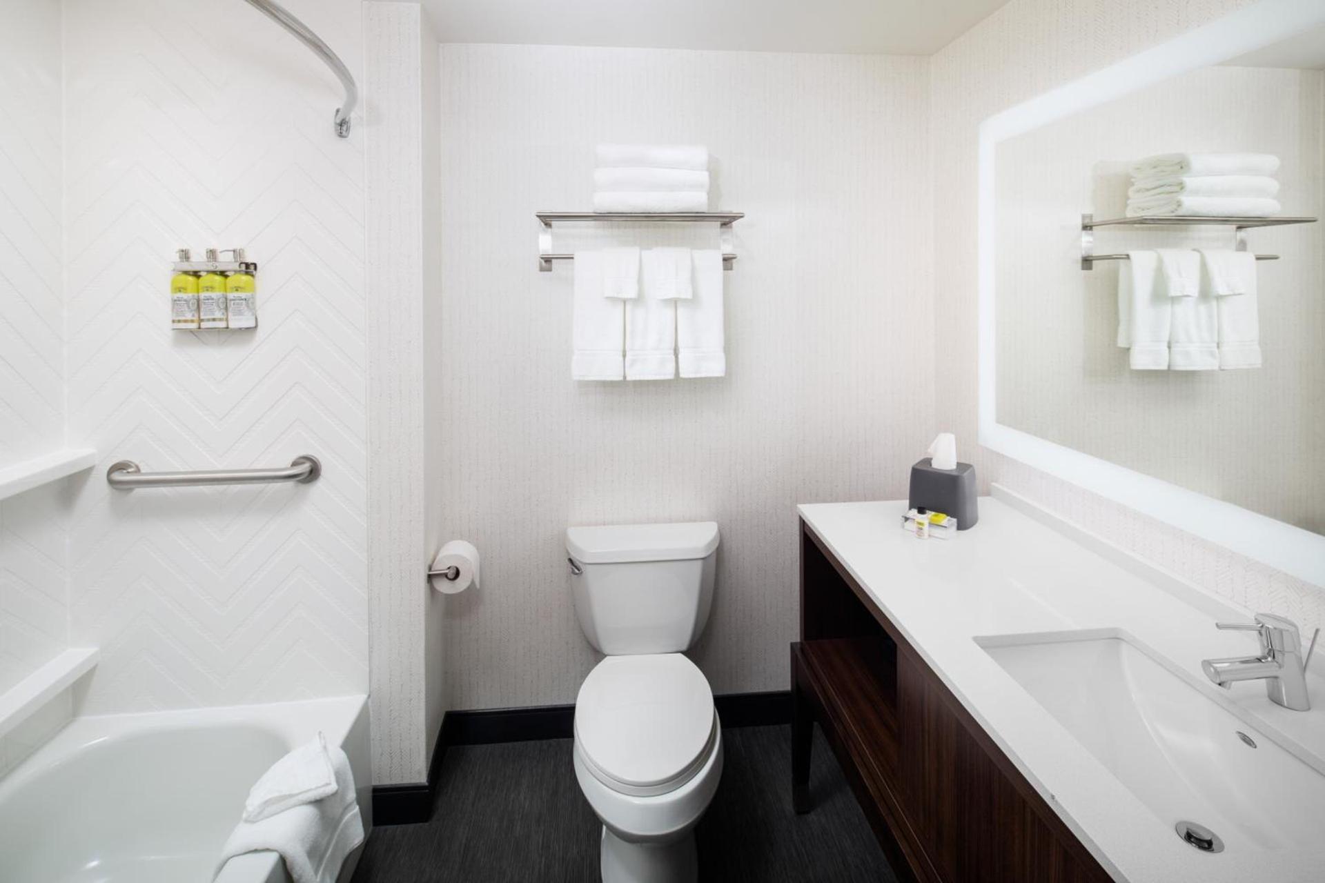 Holiday Inn Cheshire - Southington by IHG photo 12