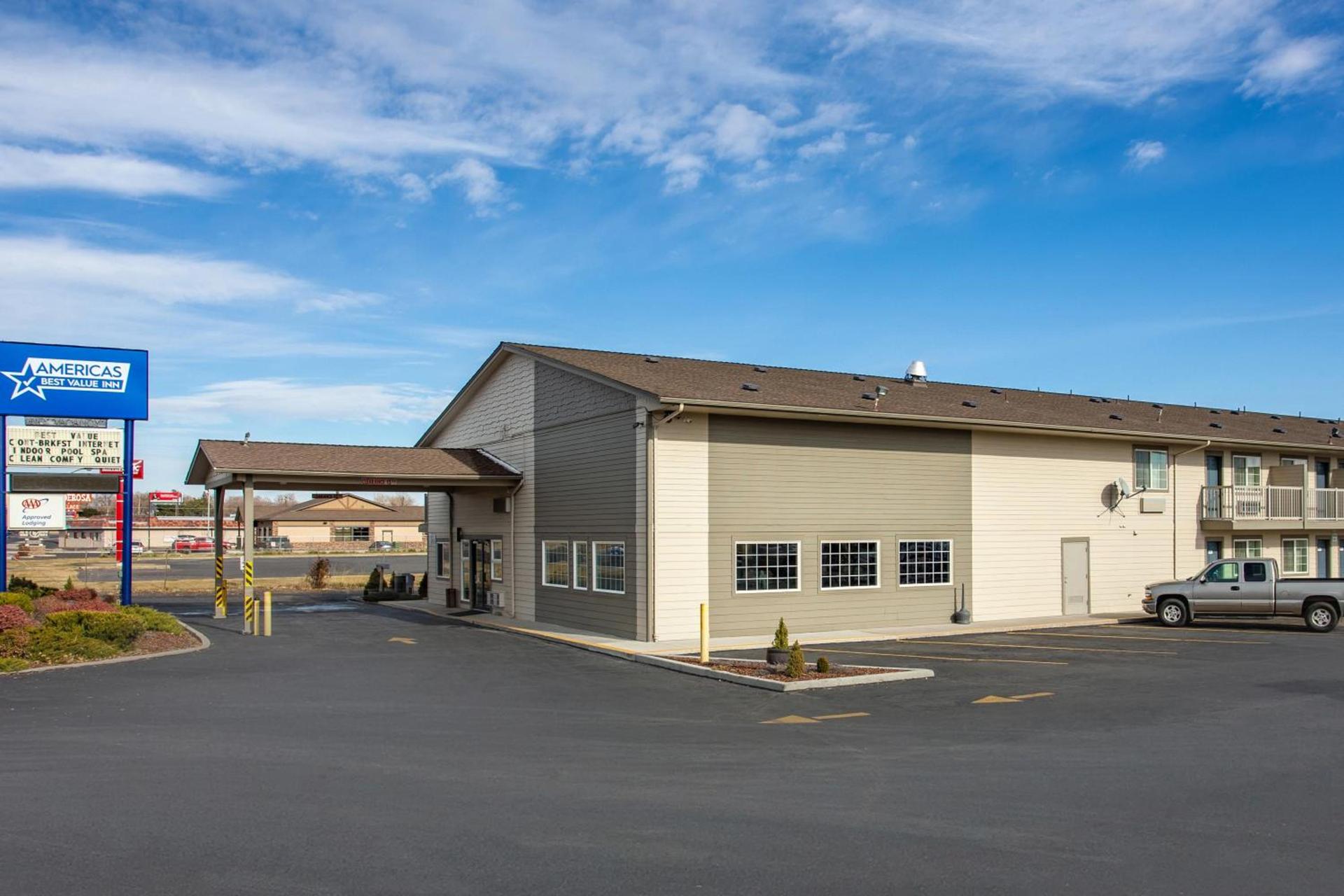 Americas Best Value Inn Burns photo 11