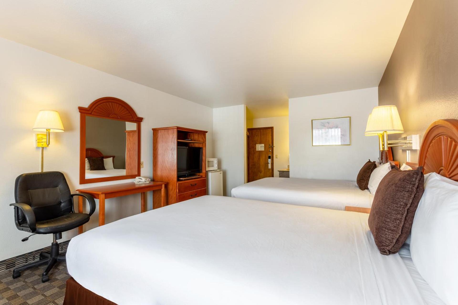 Americas Best Value Inn Burns photo 5