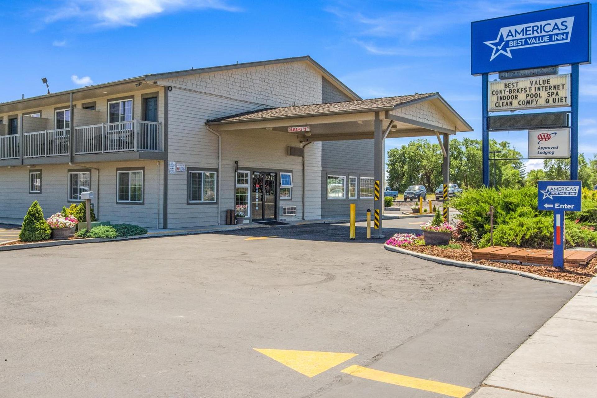 Americas Best Value Inn Burns photo 9