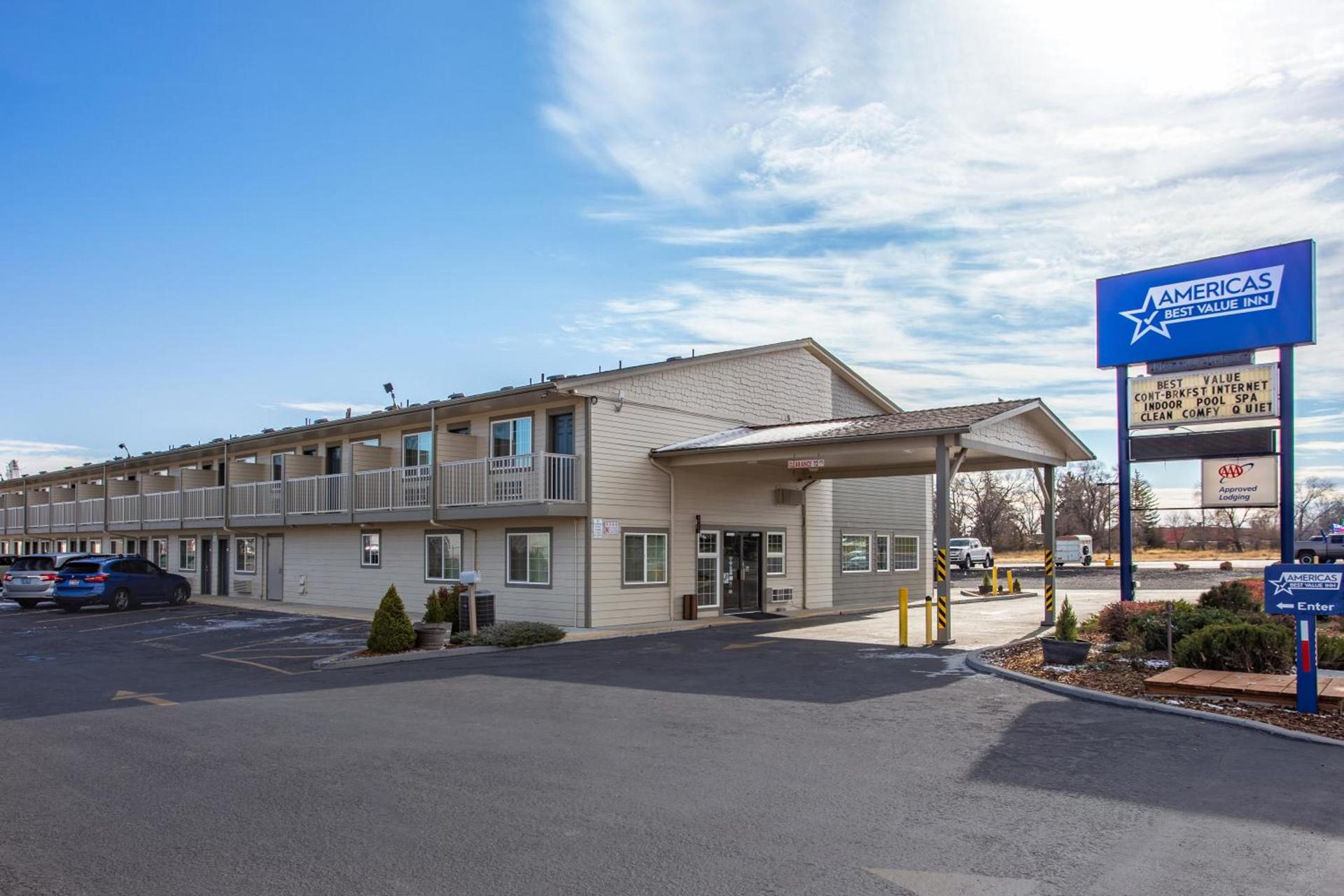 Americas Best Value Inn Burns photo 10
