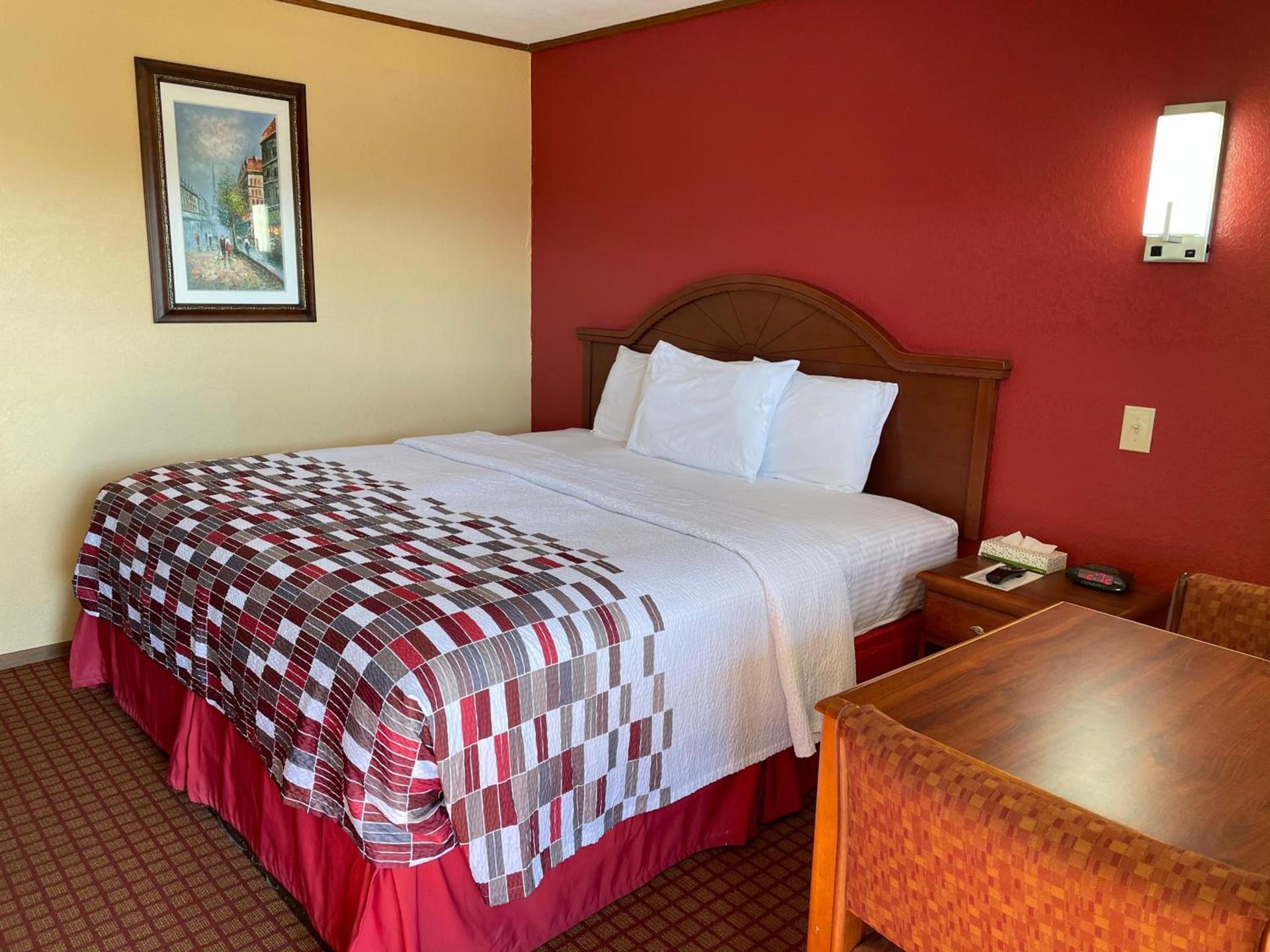 DeQueen Courtyard Inn photo 3