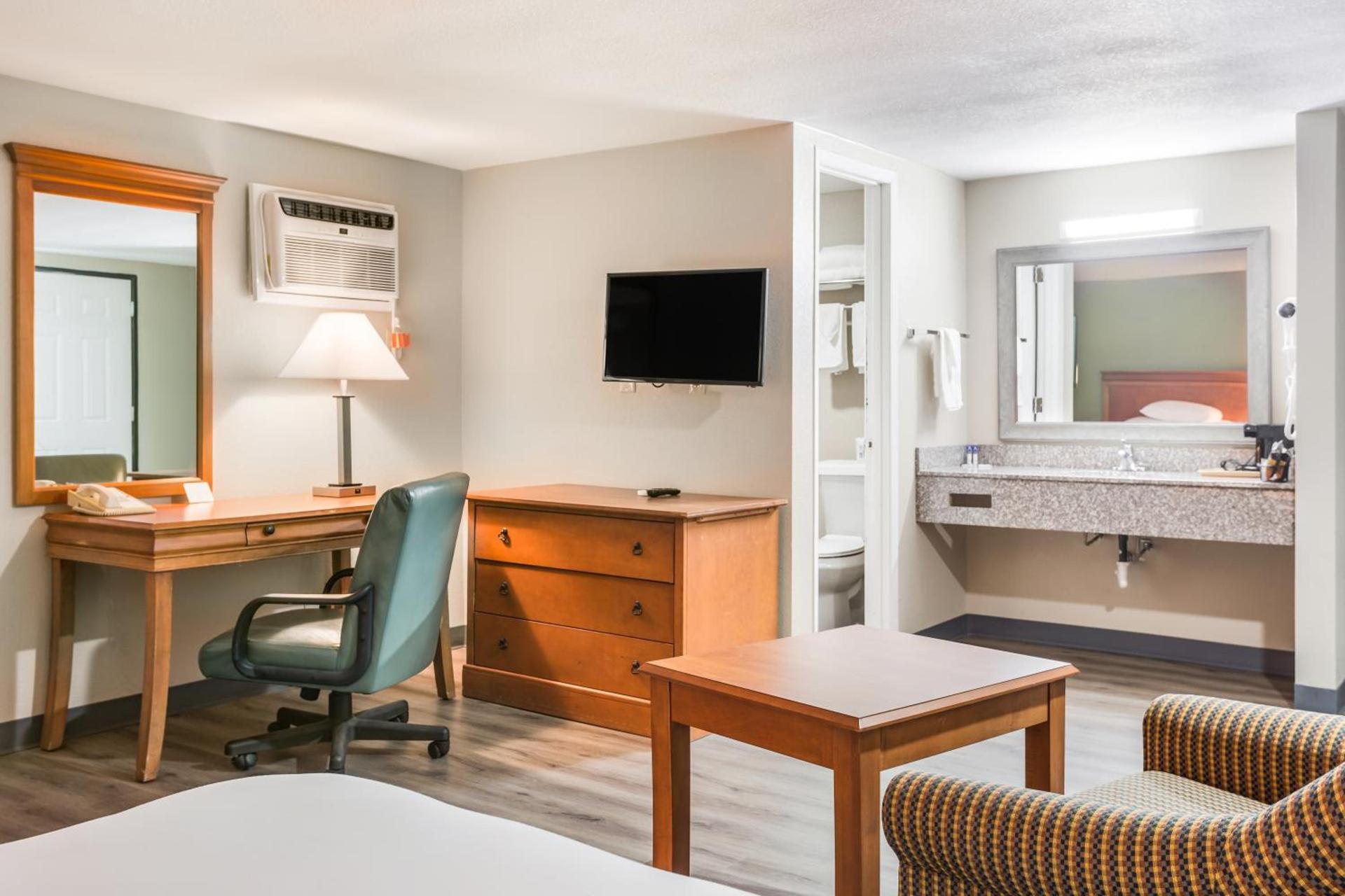 Americas Best Value Inn - Lebanon photo 9