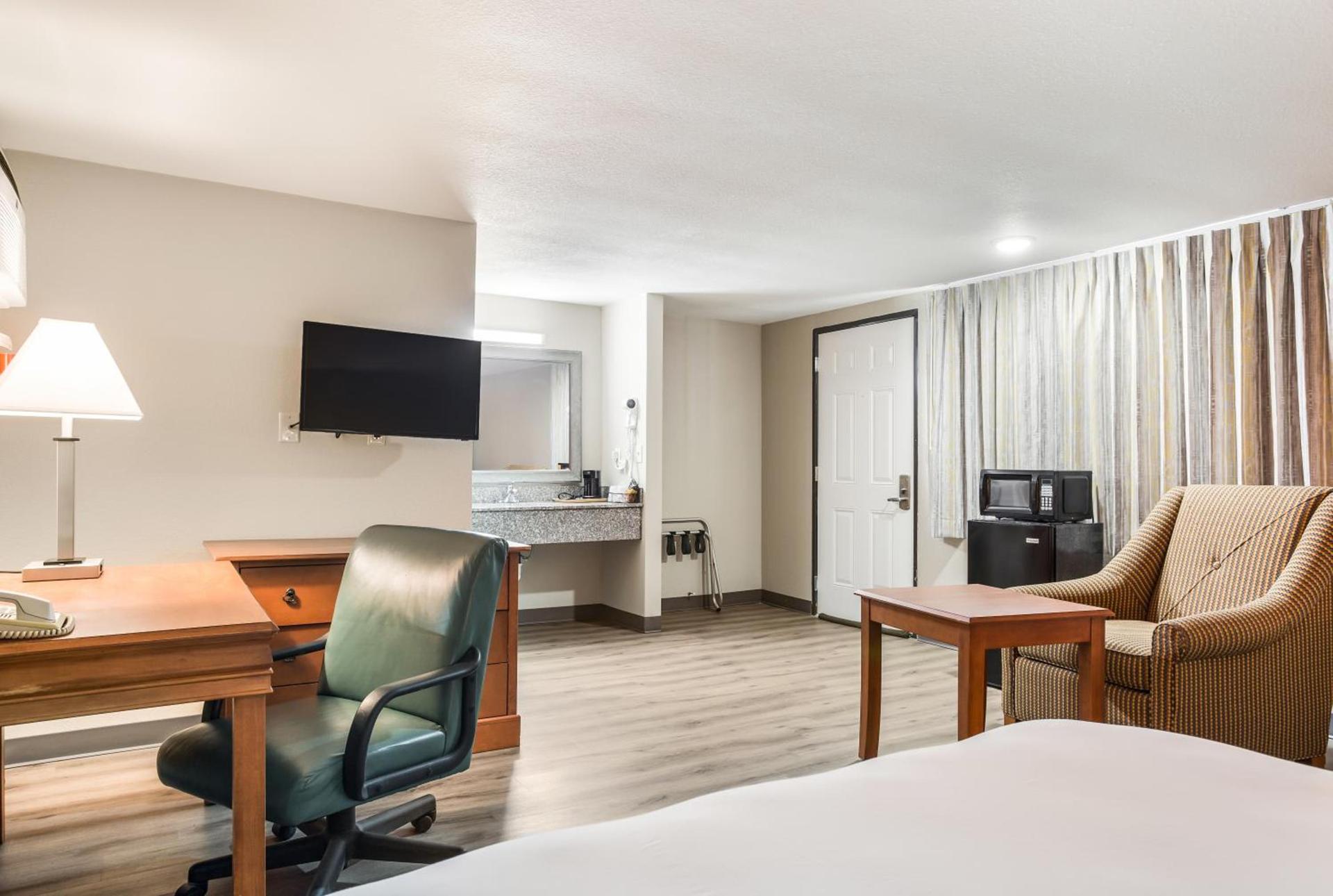 Americas Best Value Inn - Lebanon photo 10