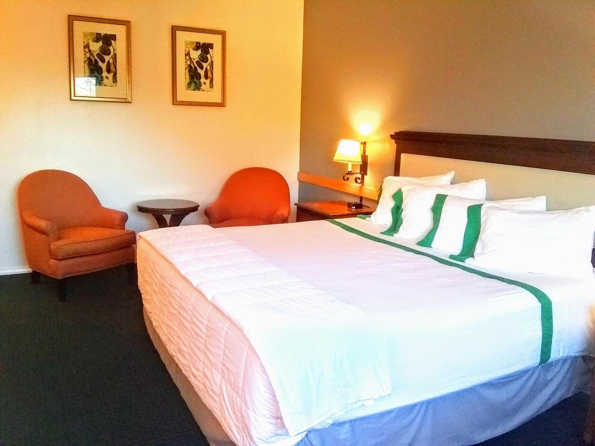 GuestHouse Inn Enumclaw photo 48