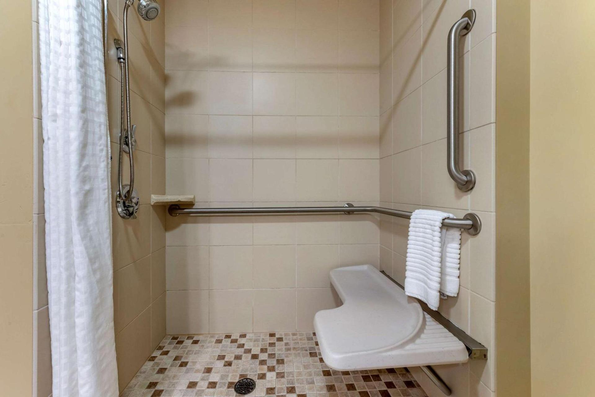 Comfort Inn & Suites Dover photo 8