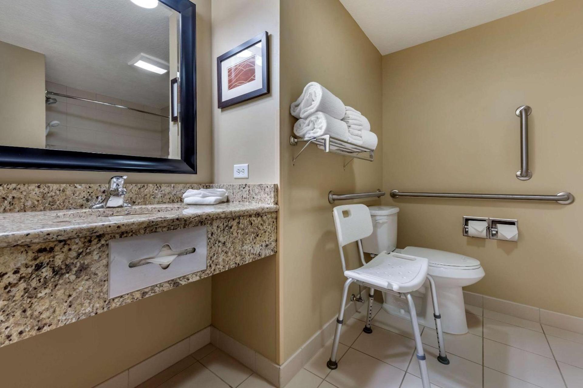 Comfort Inn & Suites Dover photo 9