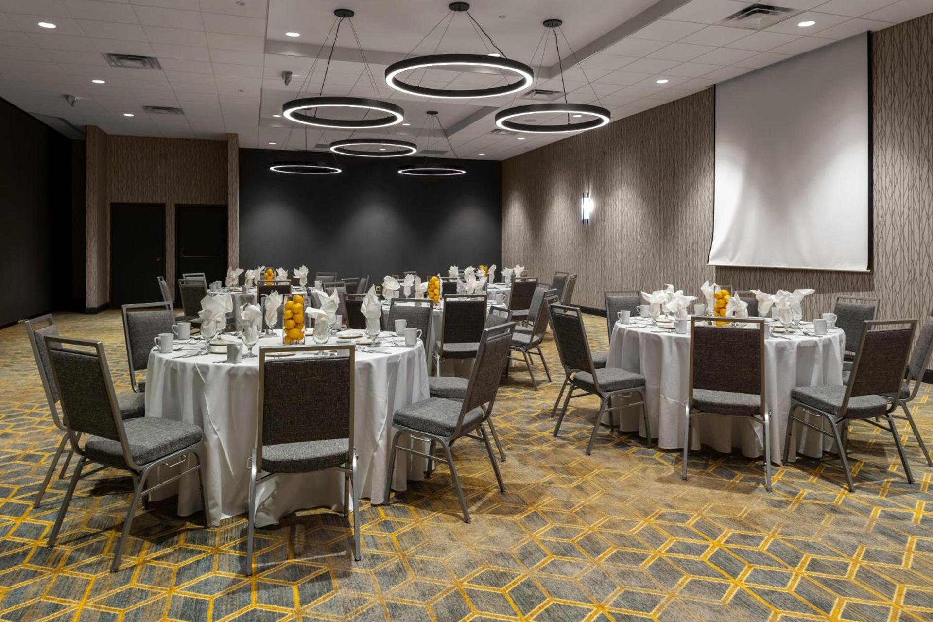 Holiday Inn Boston - Dedham Hotel & Conference Center by IHG photo 4