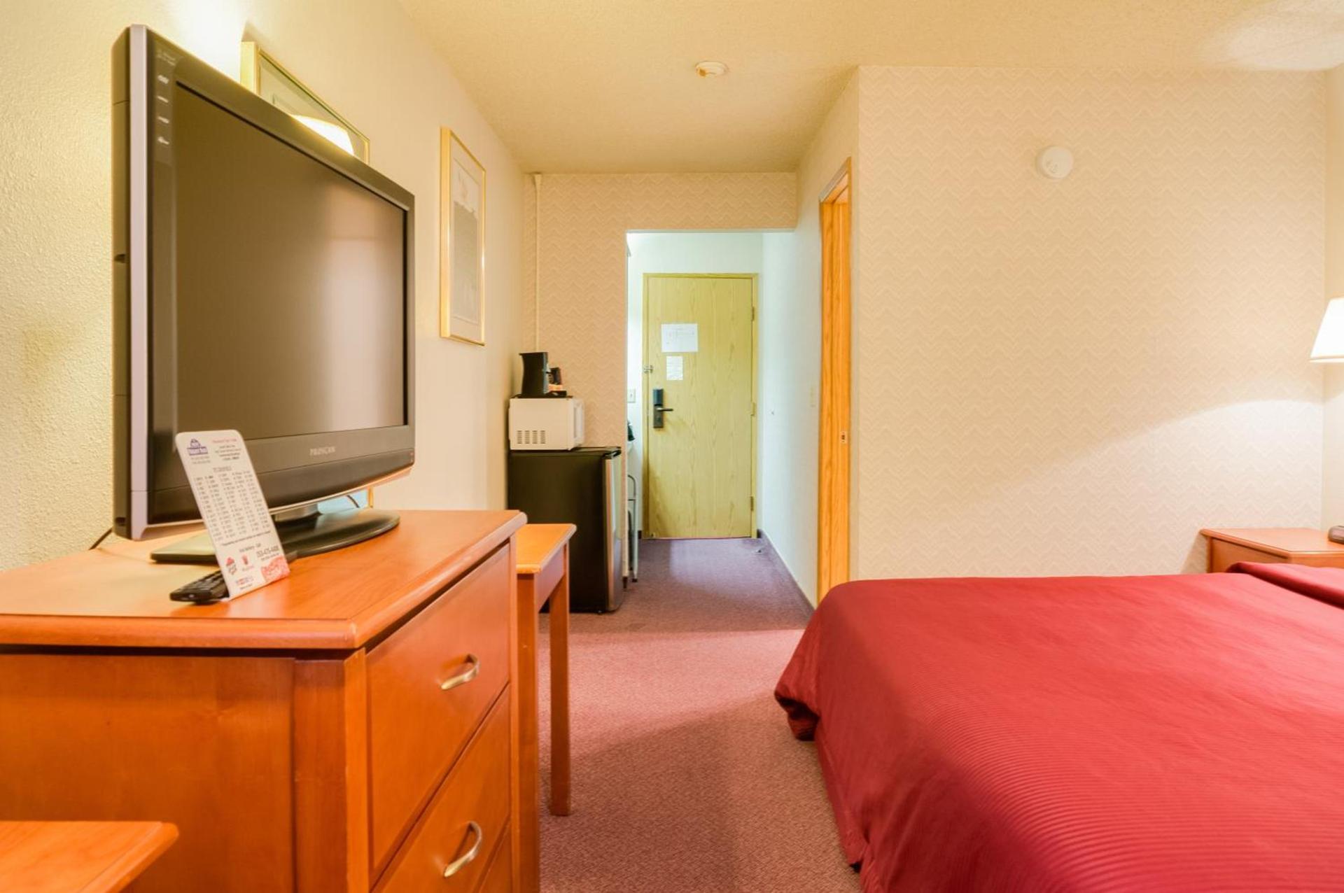 Tacoma Port Inn Fife I-5 photo 11