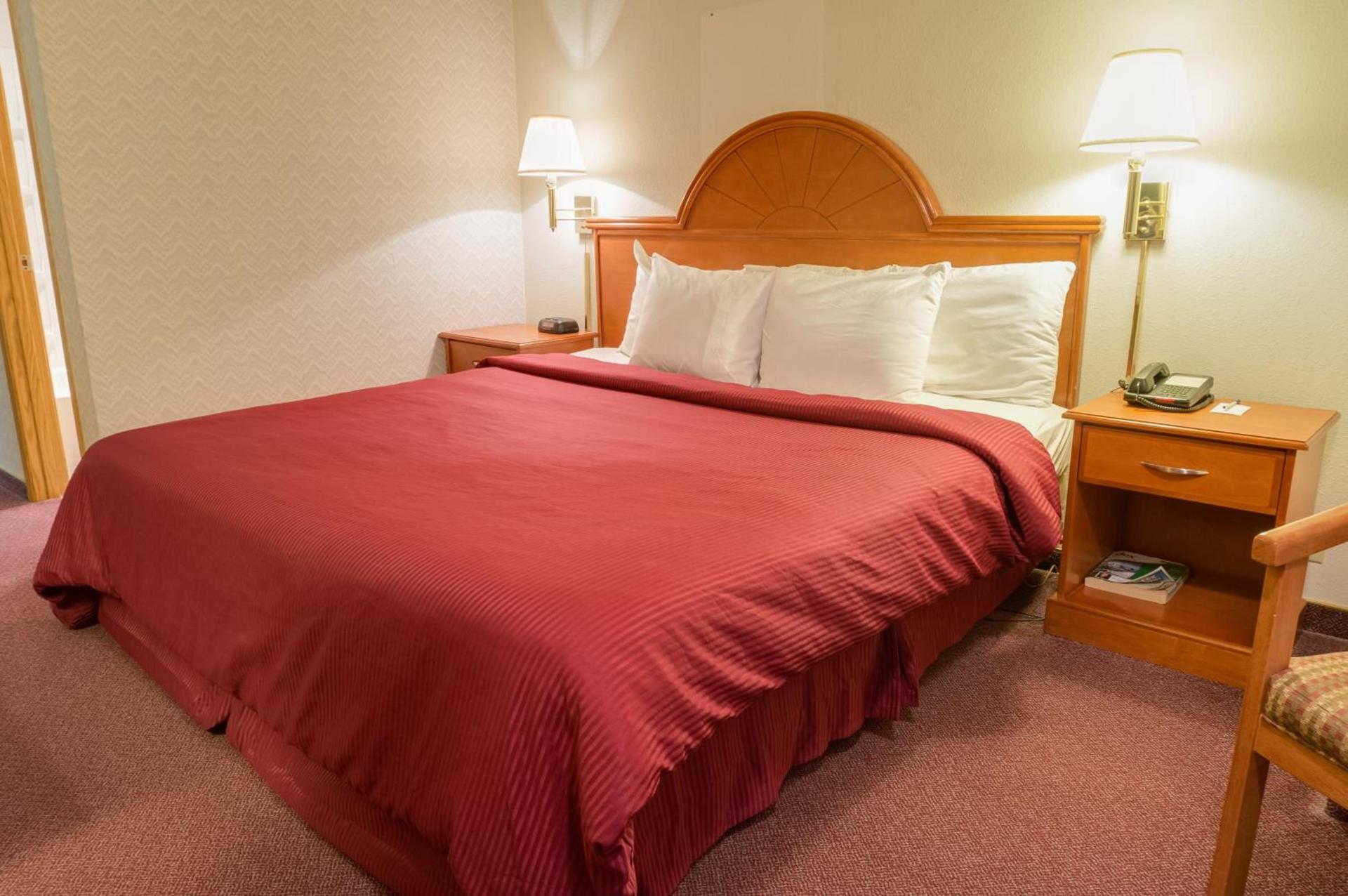 Tacoma Port Inn Fife I-5 photo 12