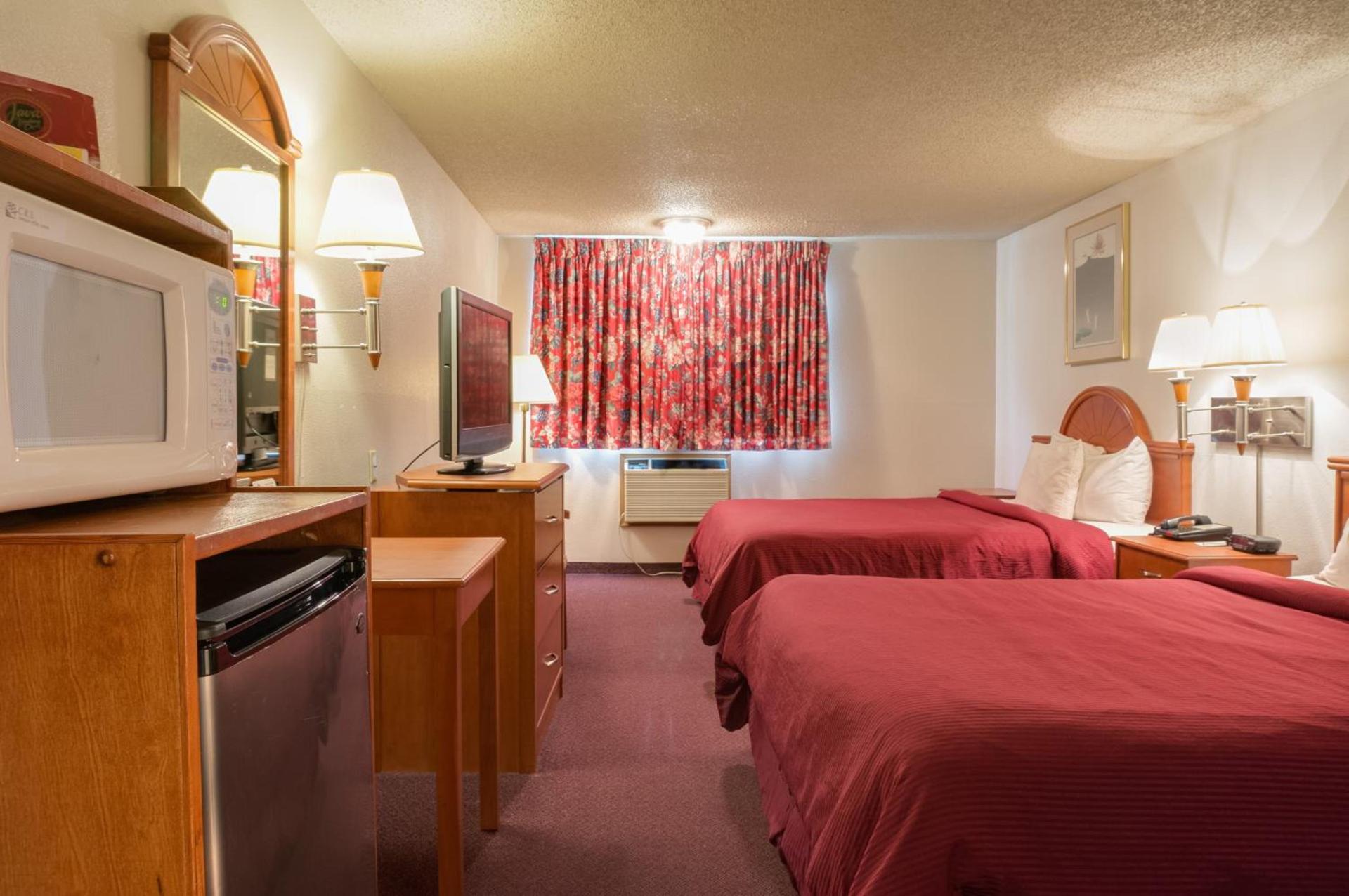 Tacoma Port Inn Fife I-5 photo 18