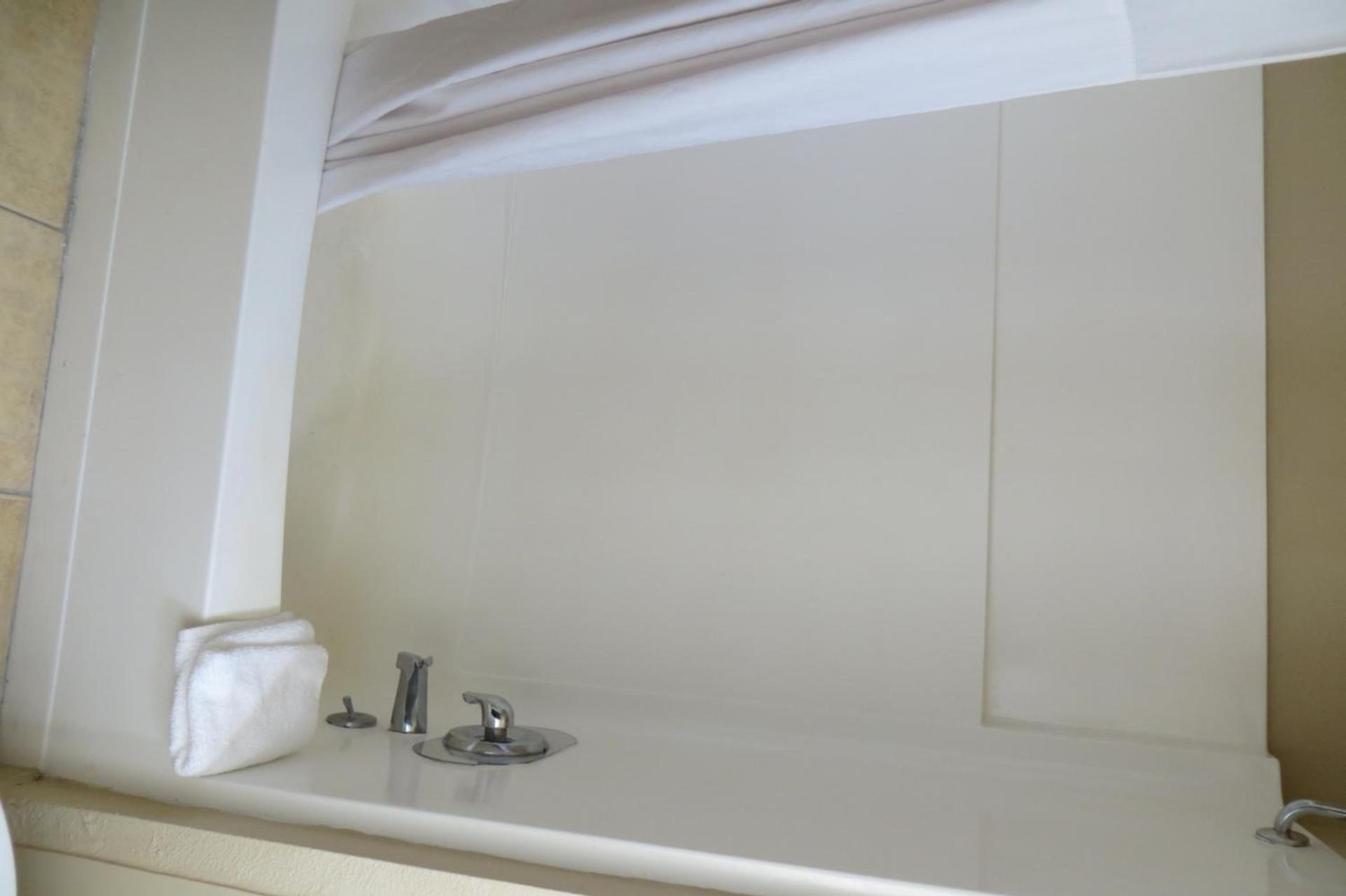 American Inn Stockton photo 35