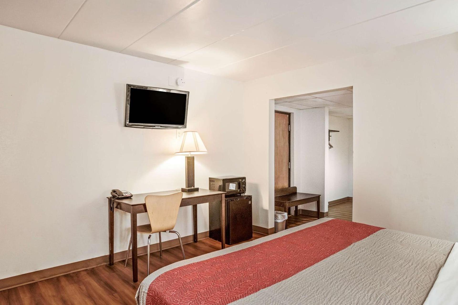Motel 6-Levittown, PA - Bensalem photo 10