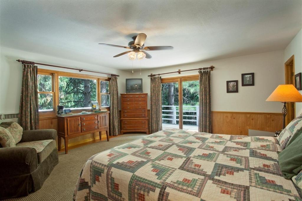 Narrow Gauge Inn photo 77
