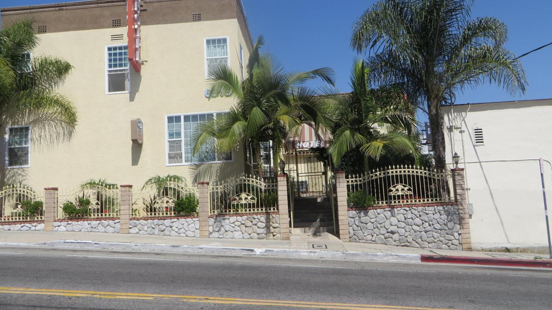 Trylon Hotel - Hollywood photo 2