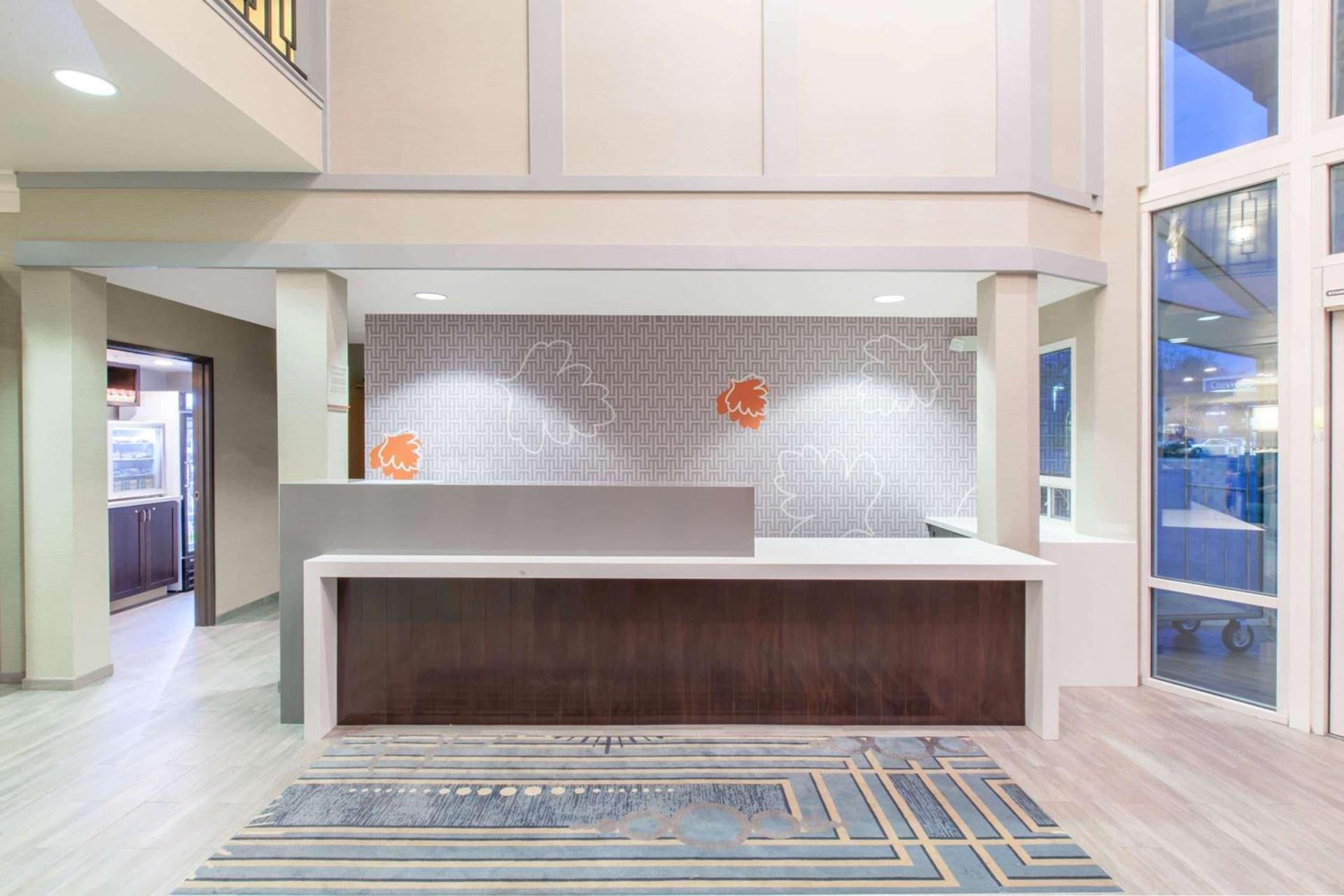 Hawthorn Suites by Wyndham Livermore photo 8