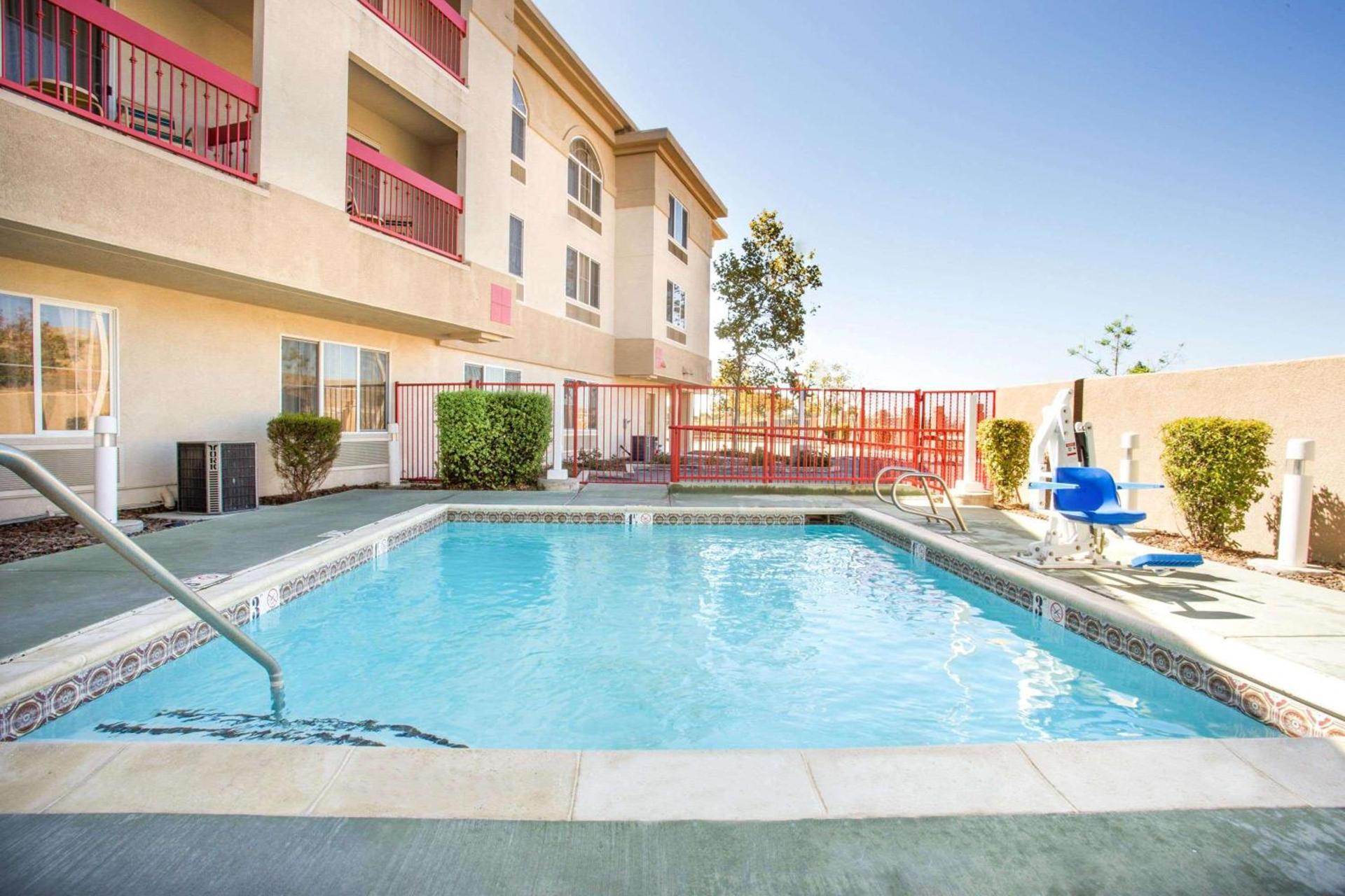 Hawthorn Suites by Wyndham Livermore photo 11
