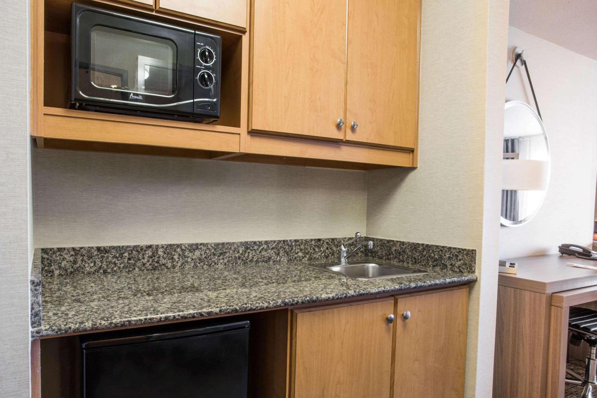Hawthorn Suites by Wyndham Livermore photo 14