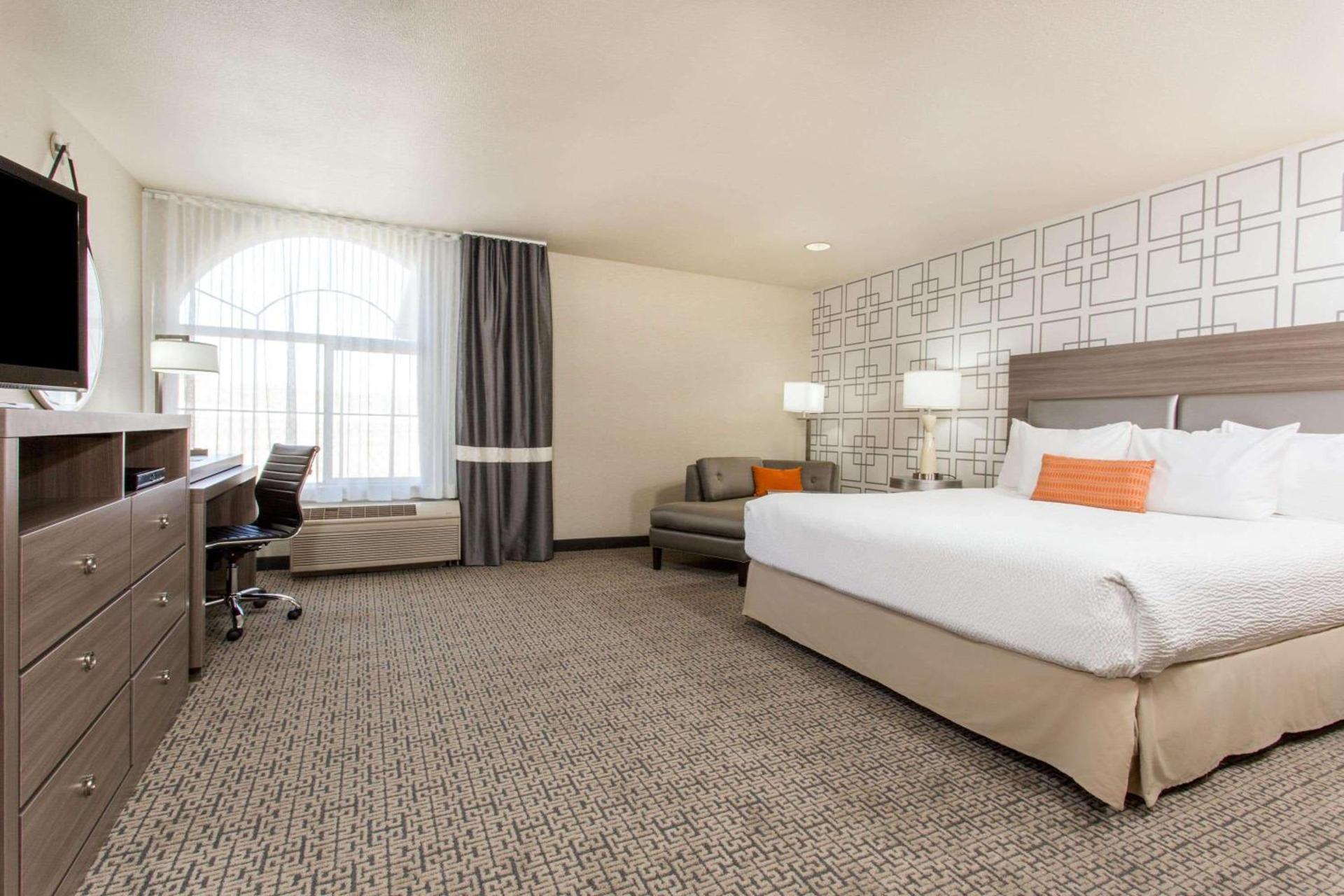 Hawthorn Suites by Wyndham Livermore photo 22