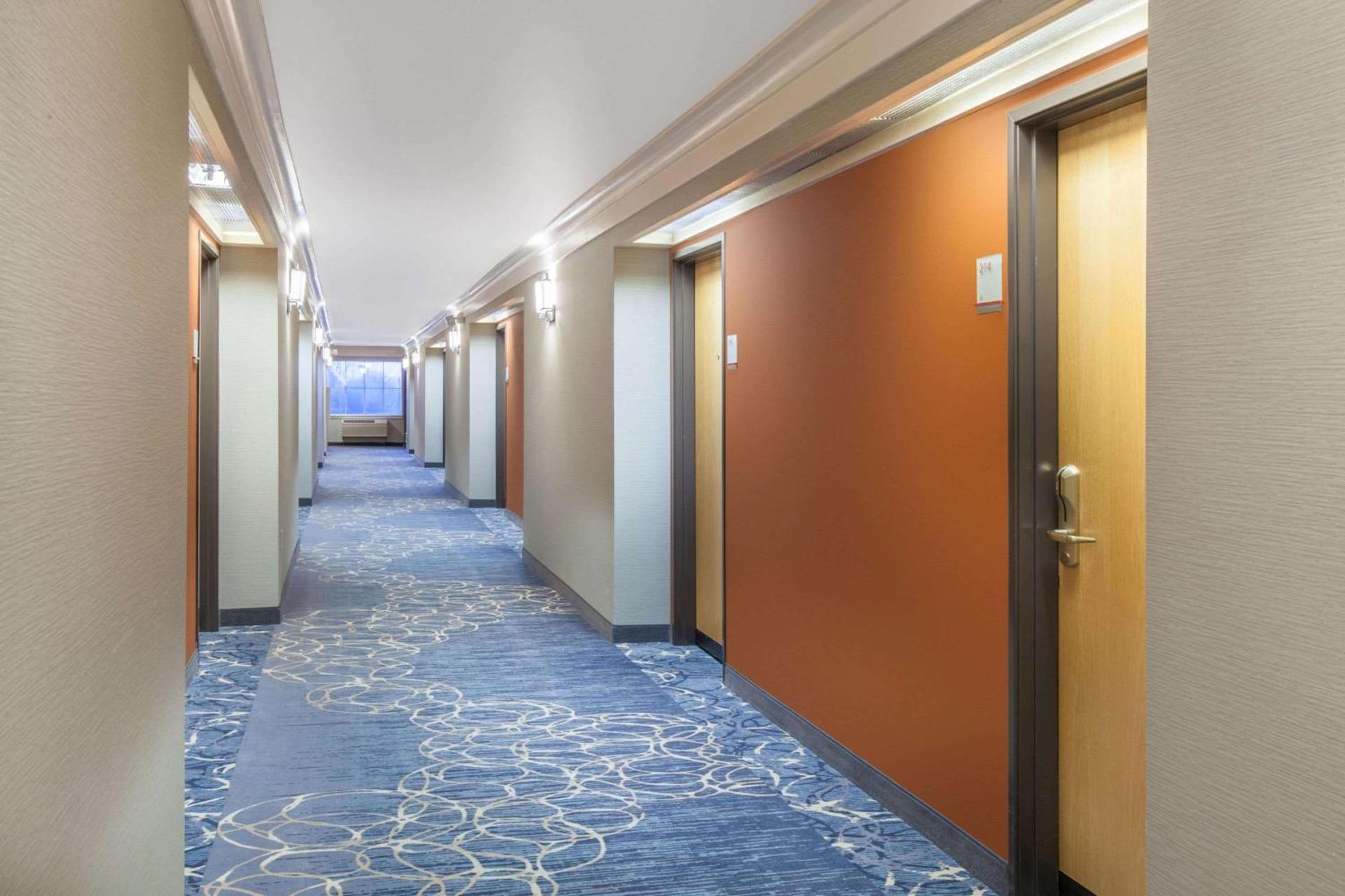 Hawthorn Suites by Wyndham Livermore photo 27