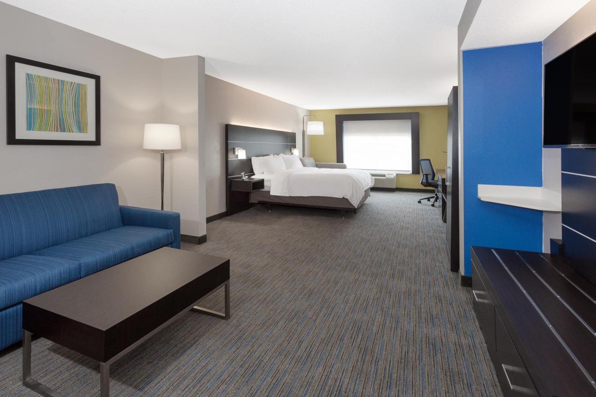 Holiday Inn Express & Suites Culpeper by IHG photo 19