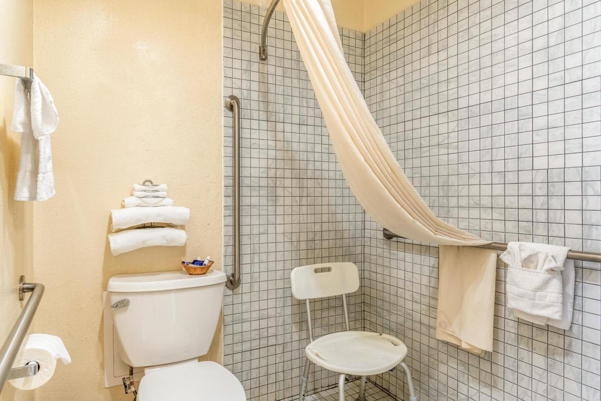 Americas Best Value Inn and Suites Flagstaff photo 20