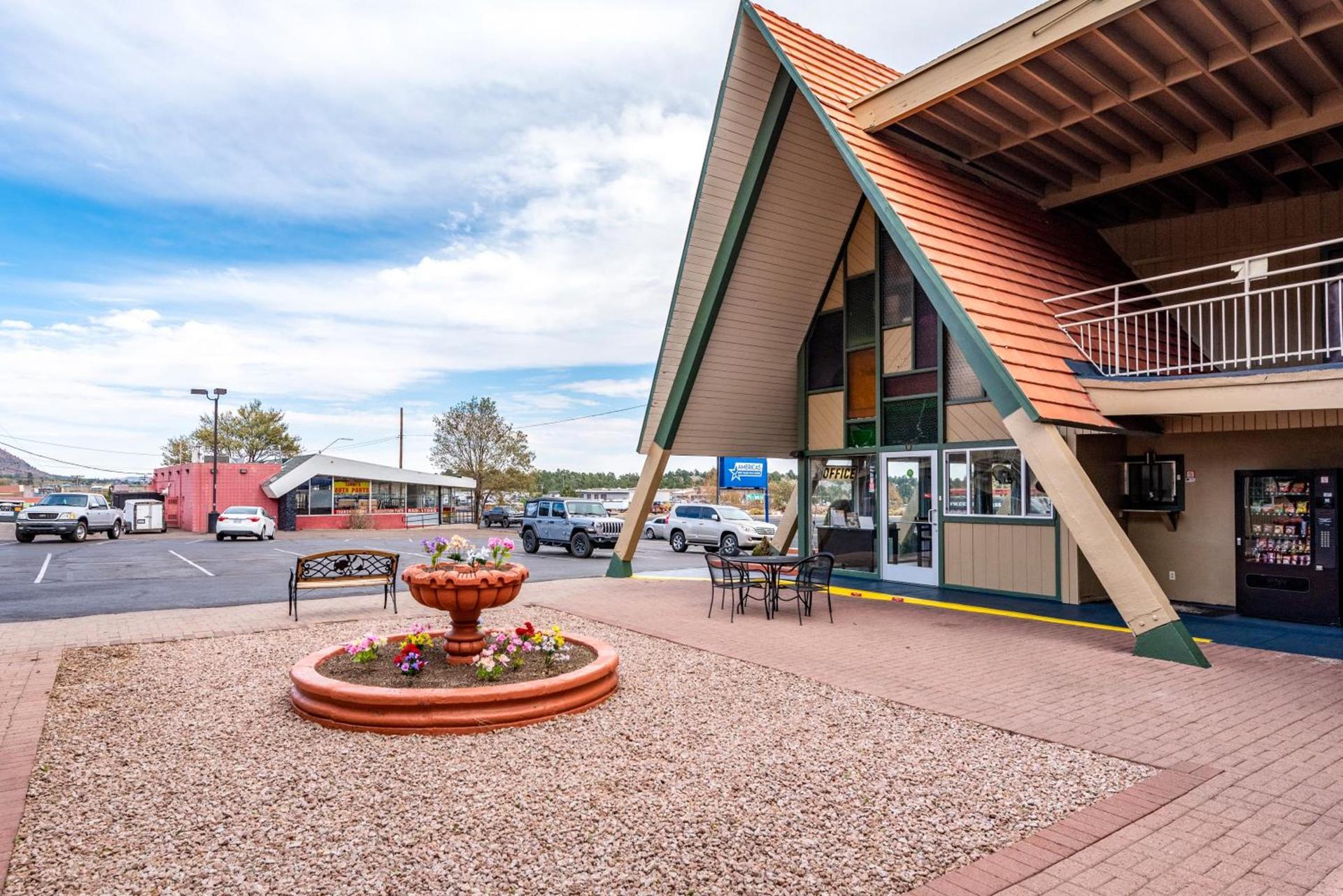 Americas Best Value Inn and Suites Flagstaff photo 3